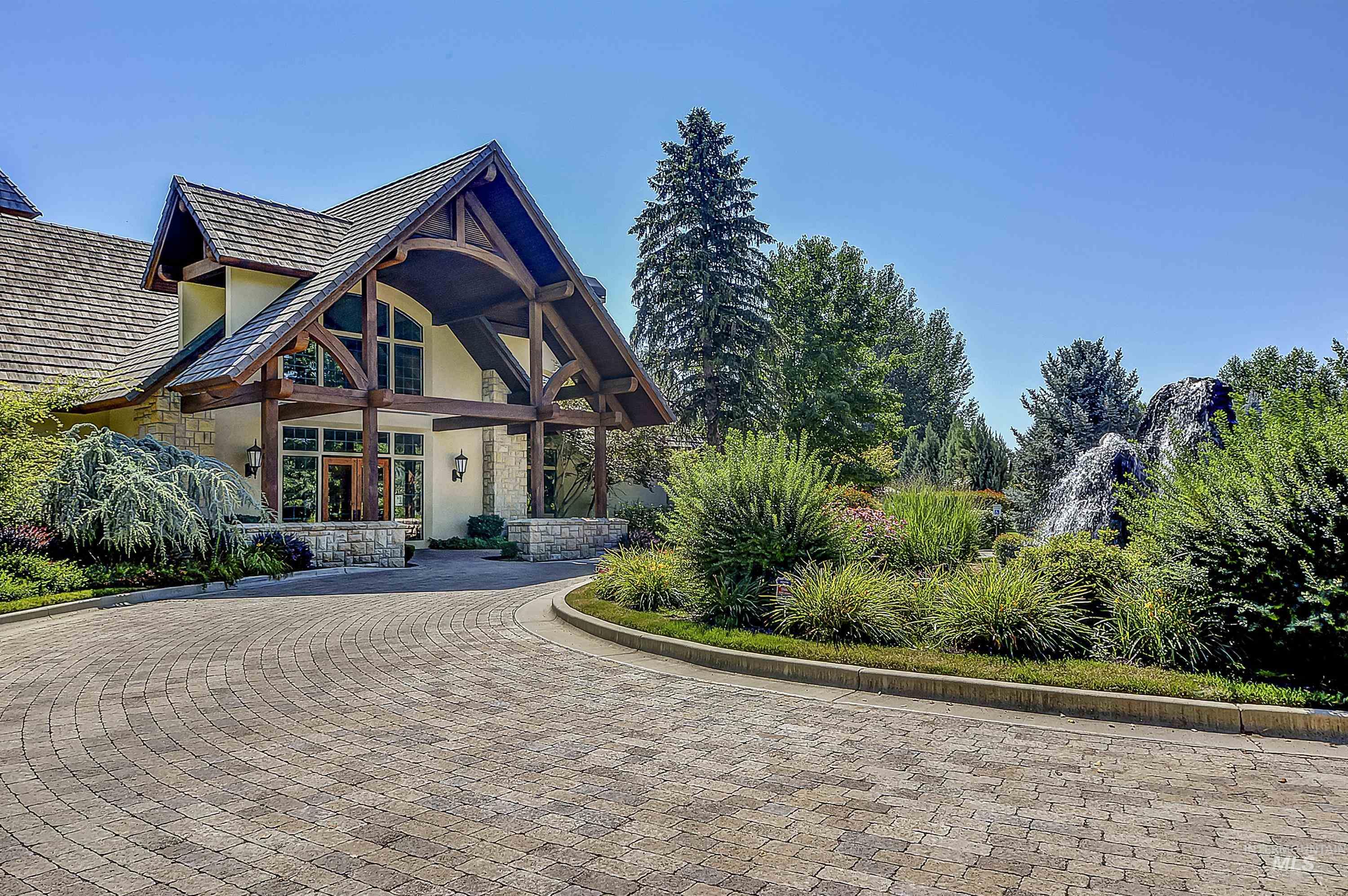 647 W Water Grove Drive, Eagle, Idaho 83616, 5 Bedrooms, 4.5 Bathrooms, Residential For Sale, Price $1,225,000,MLS 98969240