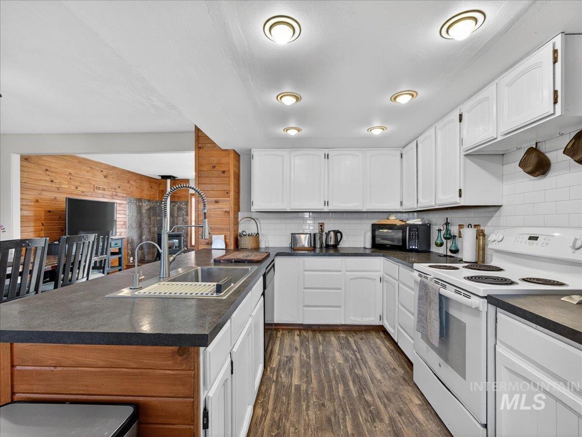 2588 W Sales Yard Road, Emmett, Idaho 83617, 3 Bedrooms, 1 Bathroom, Residential For Sale, Price $775,000,MLS 98969246