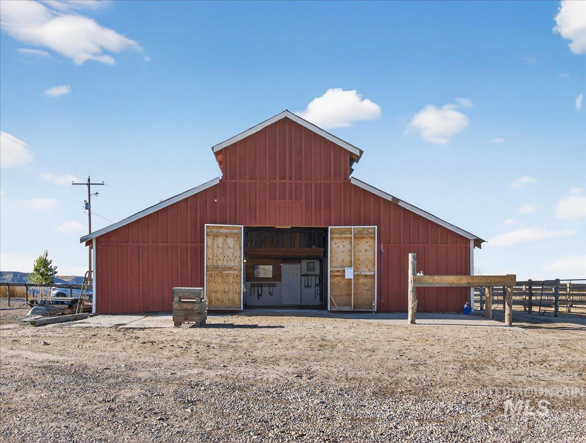 2588 W Sales Yard Road, Emmett, Idaho 83617, 3 Bedrooms, 1 Bathroom, Residential For Sale, Price $775,000,MLS 98969246