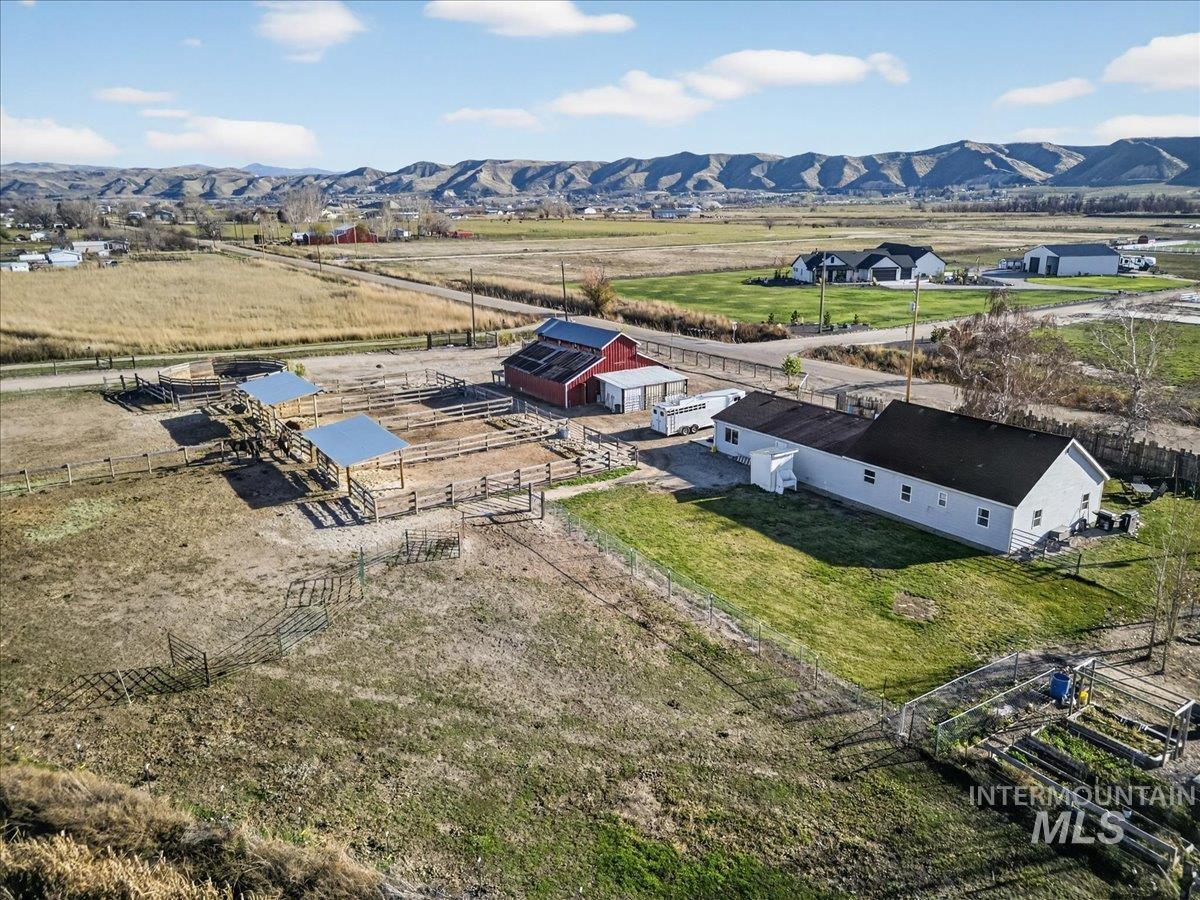 2588 W Sales Yard Road, Emmett, Idaho 83617, 3 Bedrooms, 1 Bathroom, Residential For Sale, Price $775,000,MLS 98969246