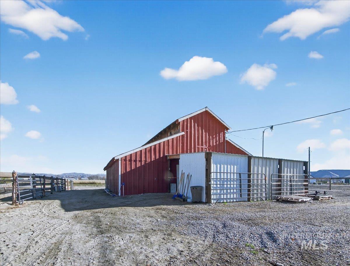 2588 W Sales Yard Road, Emmett, Idaho 83617, 3 Bedrooms, 1 Bathroom, Residential For Sale, Price $759,000,MLS 98969246