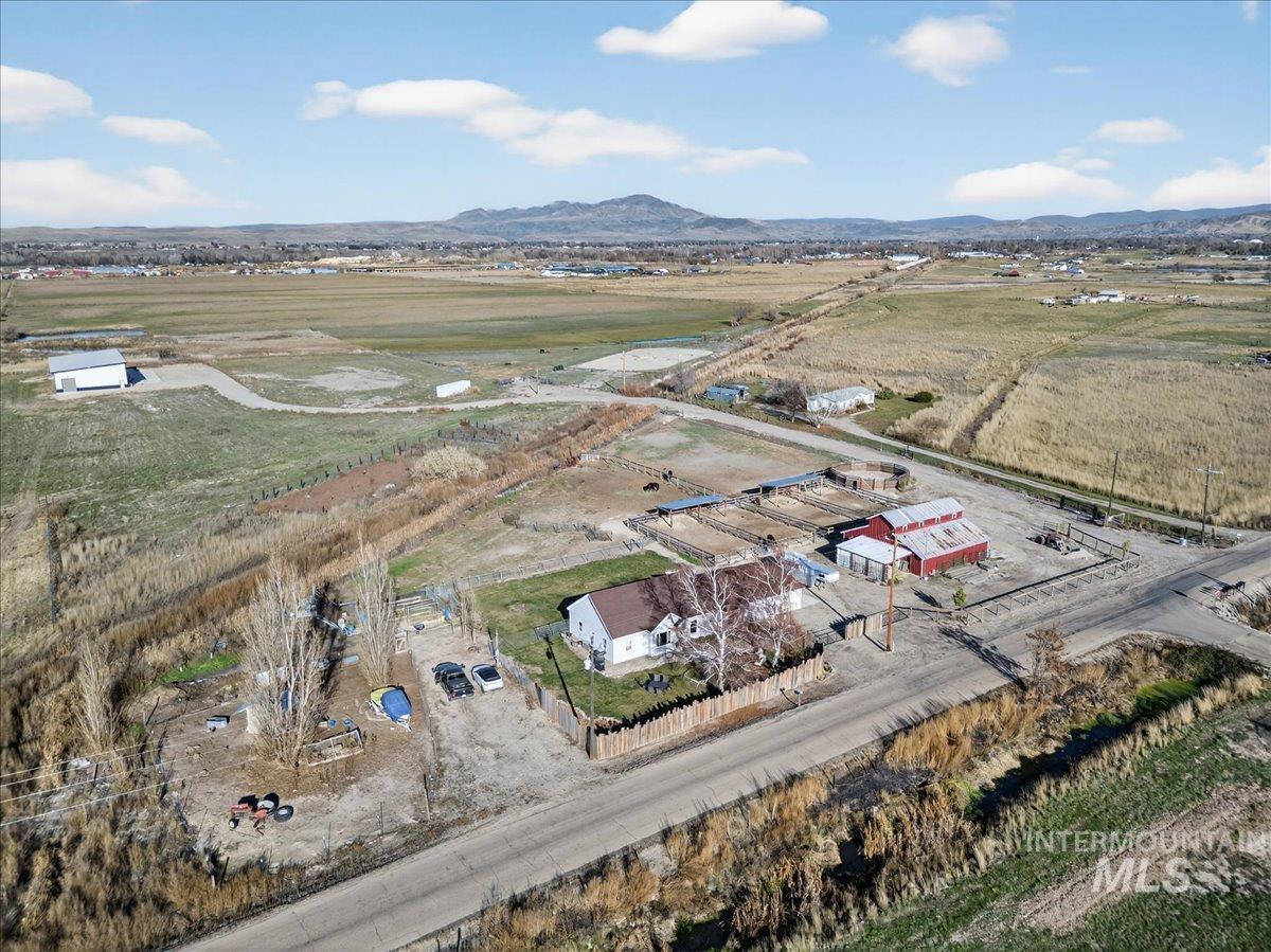 2588 W Sales Yard Road, Emmett, Idaho 83617, 3 Bedrooms, 1 Bathroom, Residential For Sale, Price $775,000,MLS 98969246