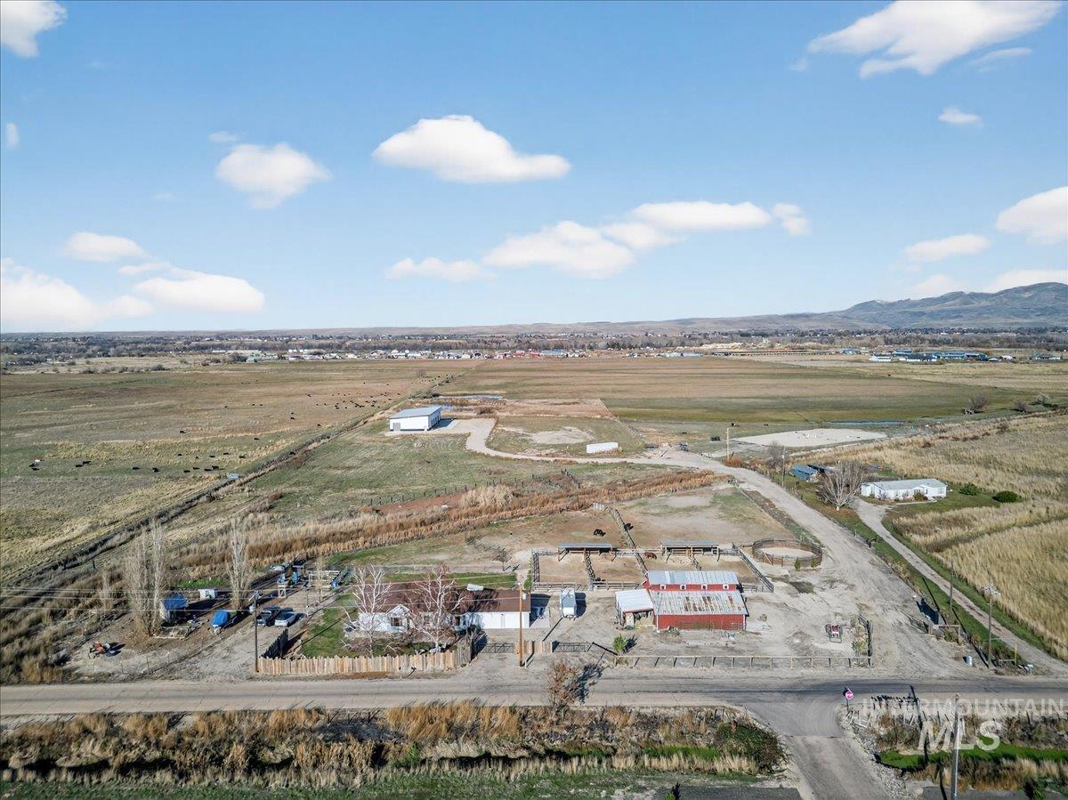 2588 W Sales Yard Road, Emmett, Idaho 83617, 3 Bedrooms, 1 Bathroom, Residential For Sale, Price $775,000,MLS 98969246