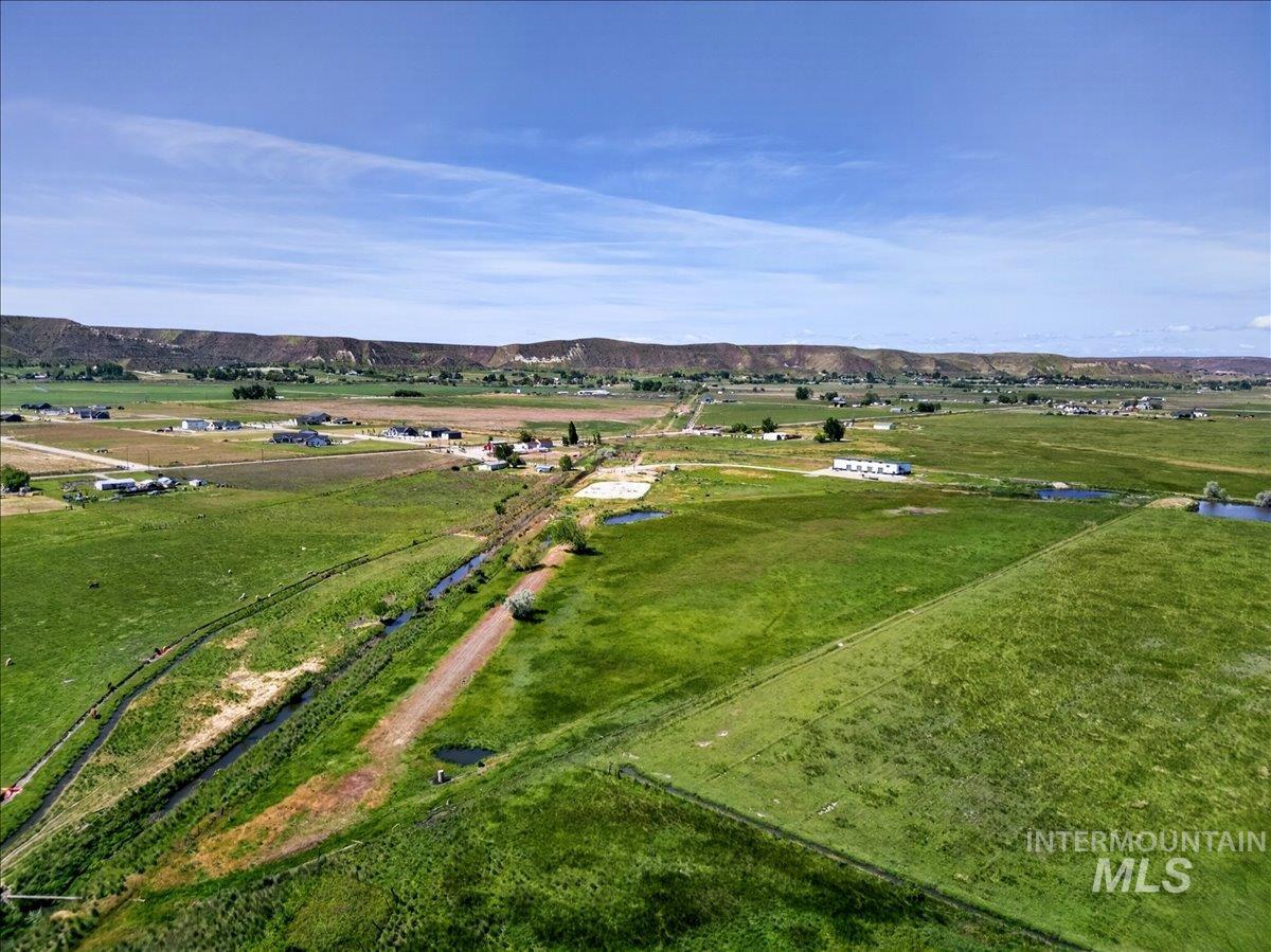 2588 W Sales Yard Road, Emmett, Idaho 83617, 3 Bedrooms, 1 Bathroom, Residential For Sale, Price $759,000,MLS 98969246