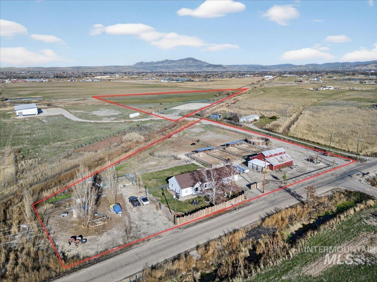 2588 W Sales Yard Road, Emmett, Idaho 83617, 3 Bedrooms, 1 Bathroom, Residential For Sale, Price $775,000,MLS 98969246
