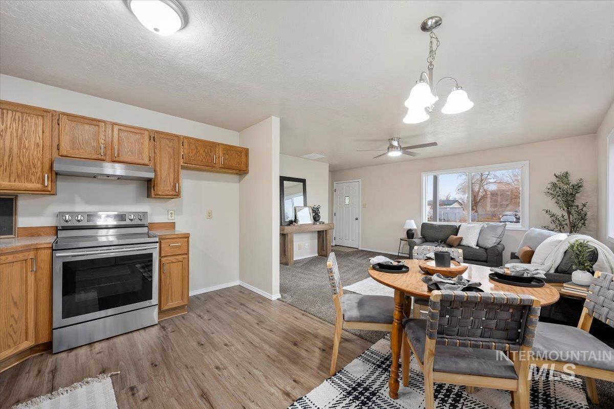 926 4Th Ave W, Twin Falls, Idaho 83301, 4 Bedrooms, 2 Bathrooms, Residential For Sale, Price $274,000,MLS 98969249