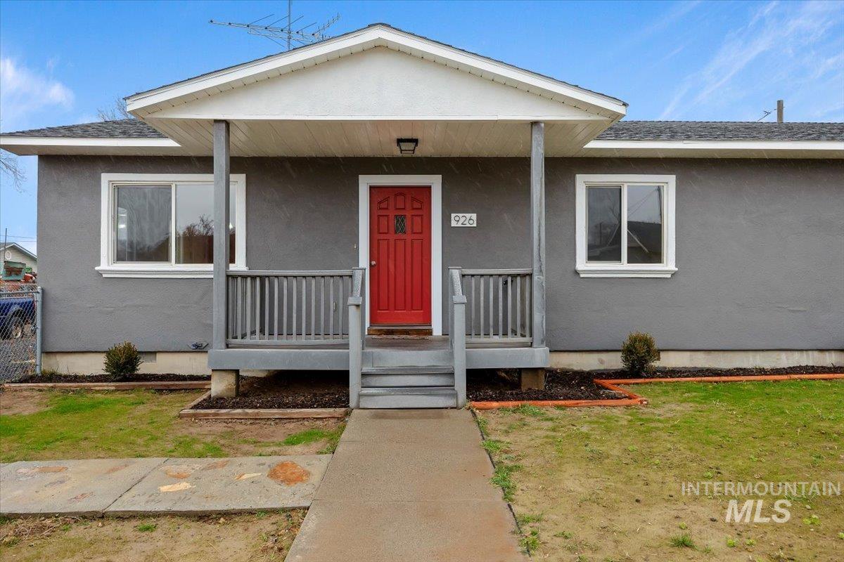 926 4Th Ave W, Twin Falls, Idaho 83301, 4 Bedrooms, 2 Bathrooms, Residential For Sale, Price $274,000,MLS 98969249