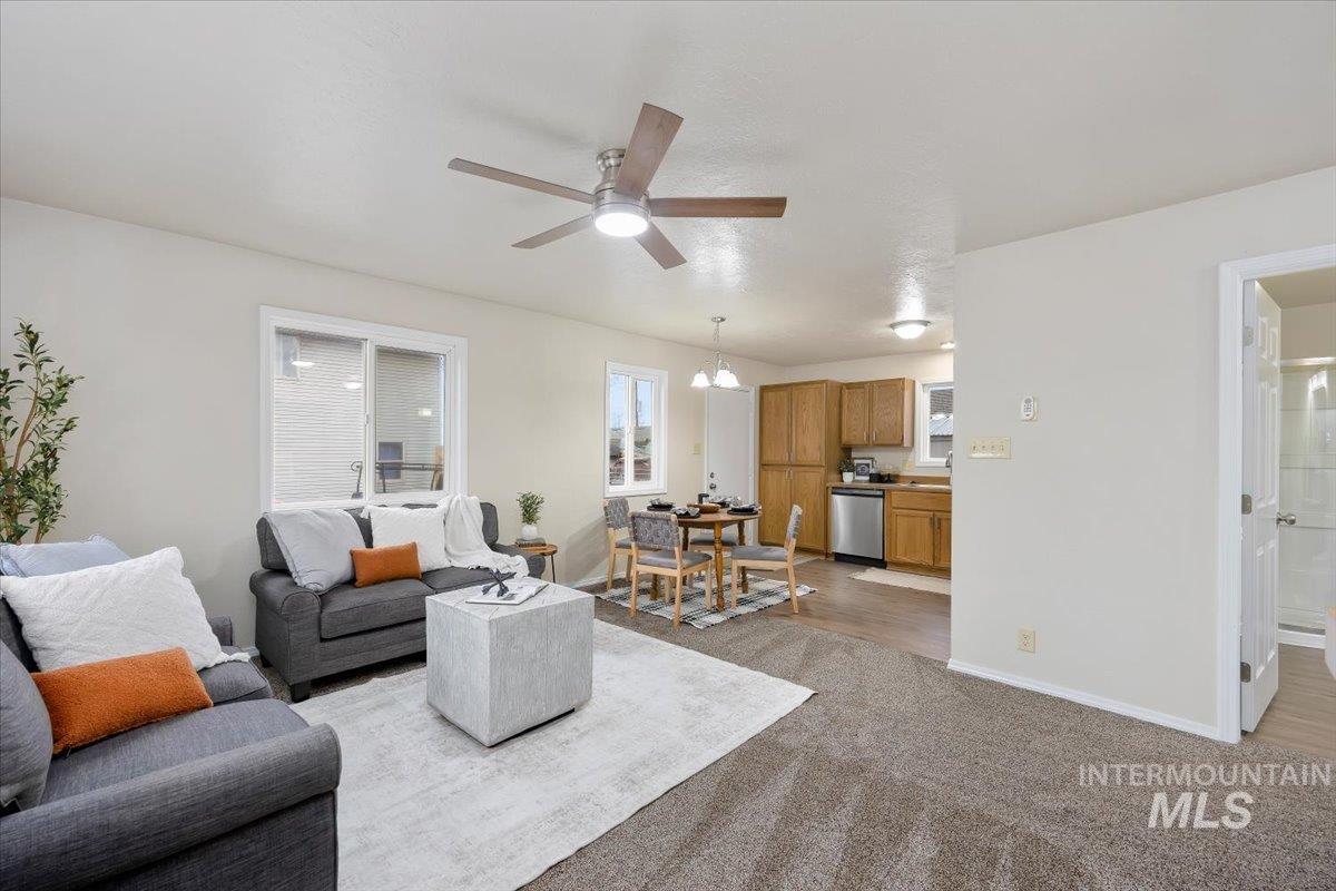 926 4Th Ave W, Twin Falls, Idaho 83301, 4 Bedrooms, 2 Bathrooms, Residential For Sale, Price $274,000,MLS 98969249