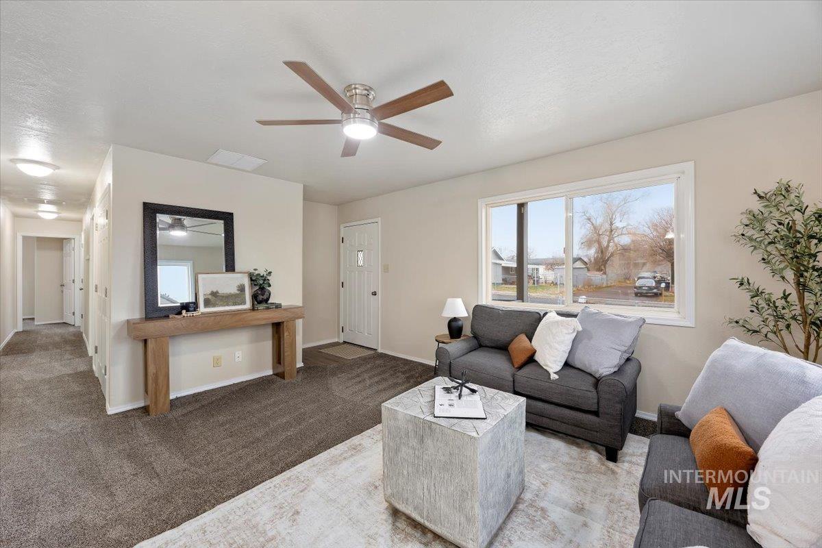 926 4Th Ave W, Twin Falls, Idaho 83301, 4 Bedrooms, 2 Bathrooms, Residential For Sale, Price $274,000,MLS 98969249