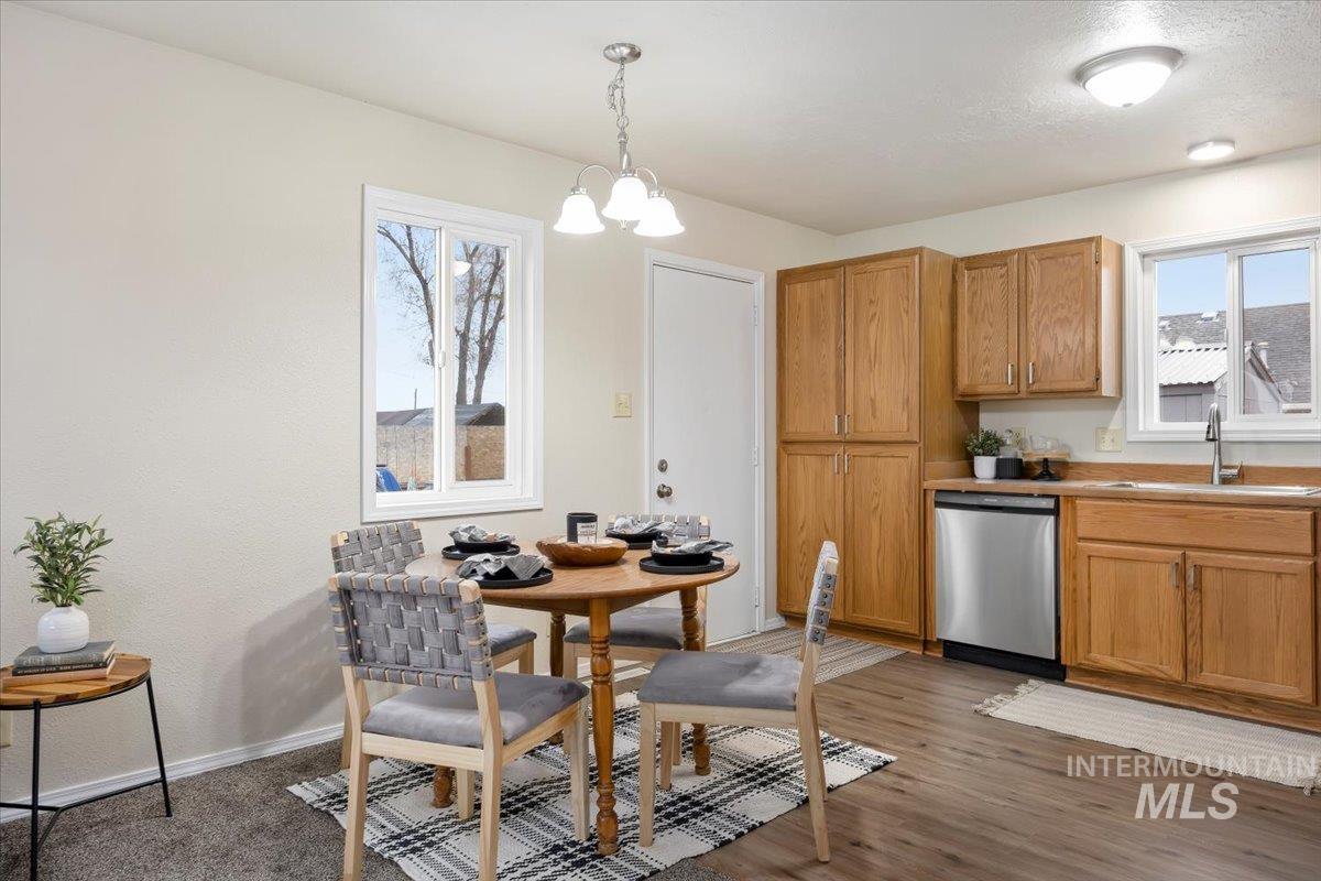 926 4Th Ave W, Twin Falls, Idaho 83301, 4 Bedrooms, 2 Bathrooms, Residential For Sale, Price $274,000,MLS 98969249