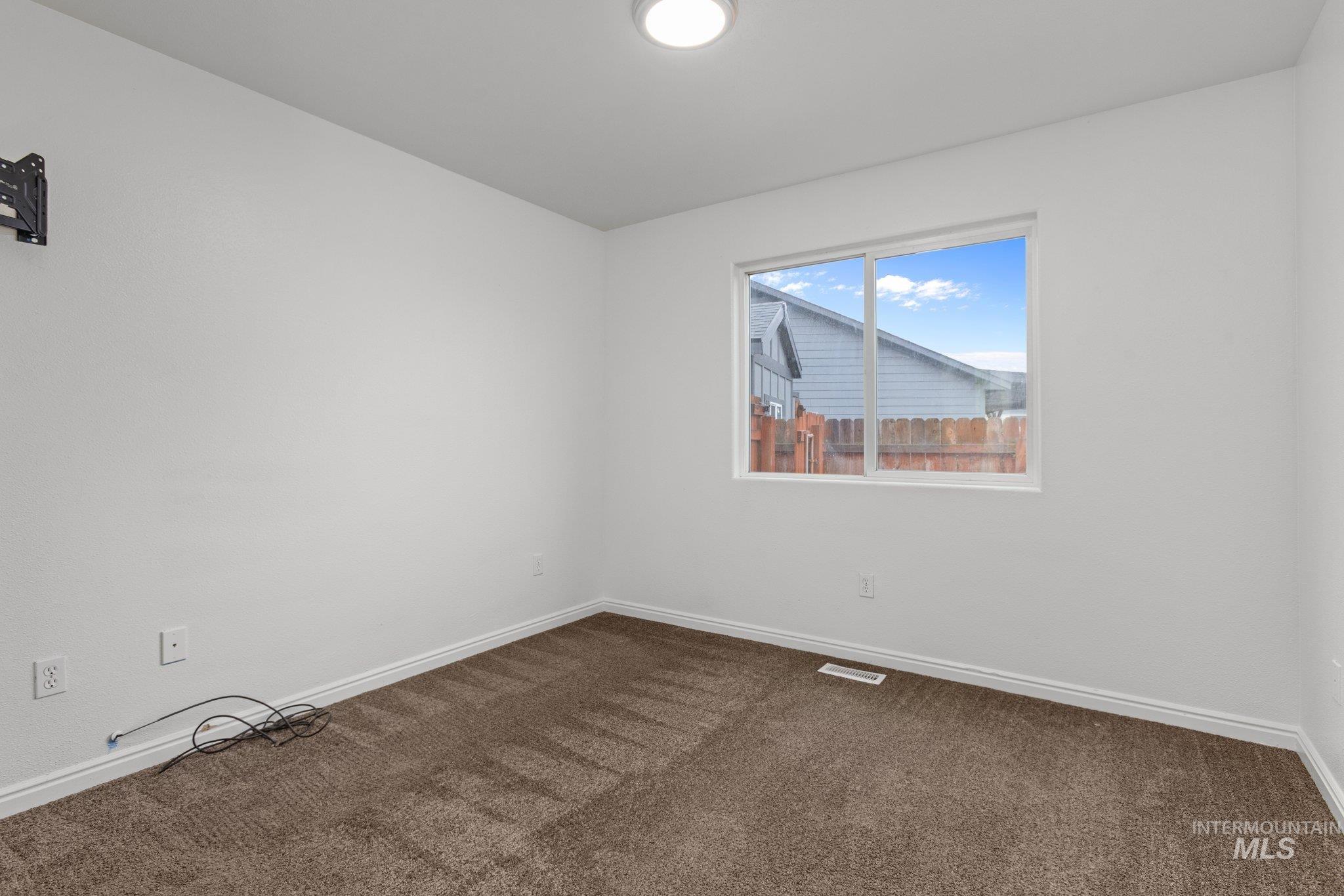 113 Rose Petal Ct, Wilder, Idaho 83676-6029, 4 Bedrooms, 2 Bathrooms, Residential For Sale, Price $339,900,MLS 98969250