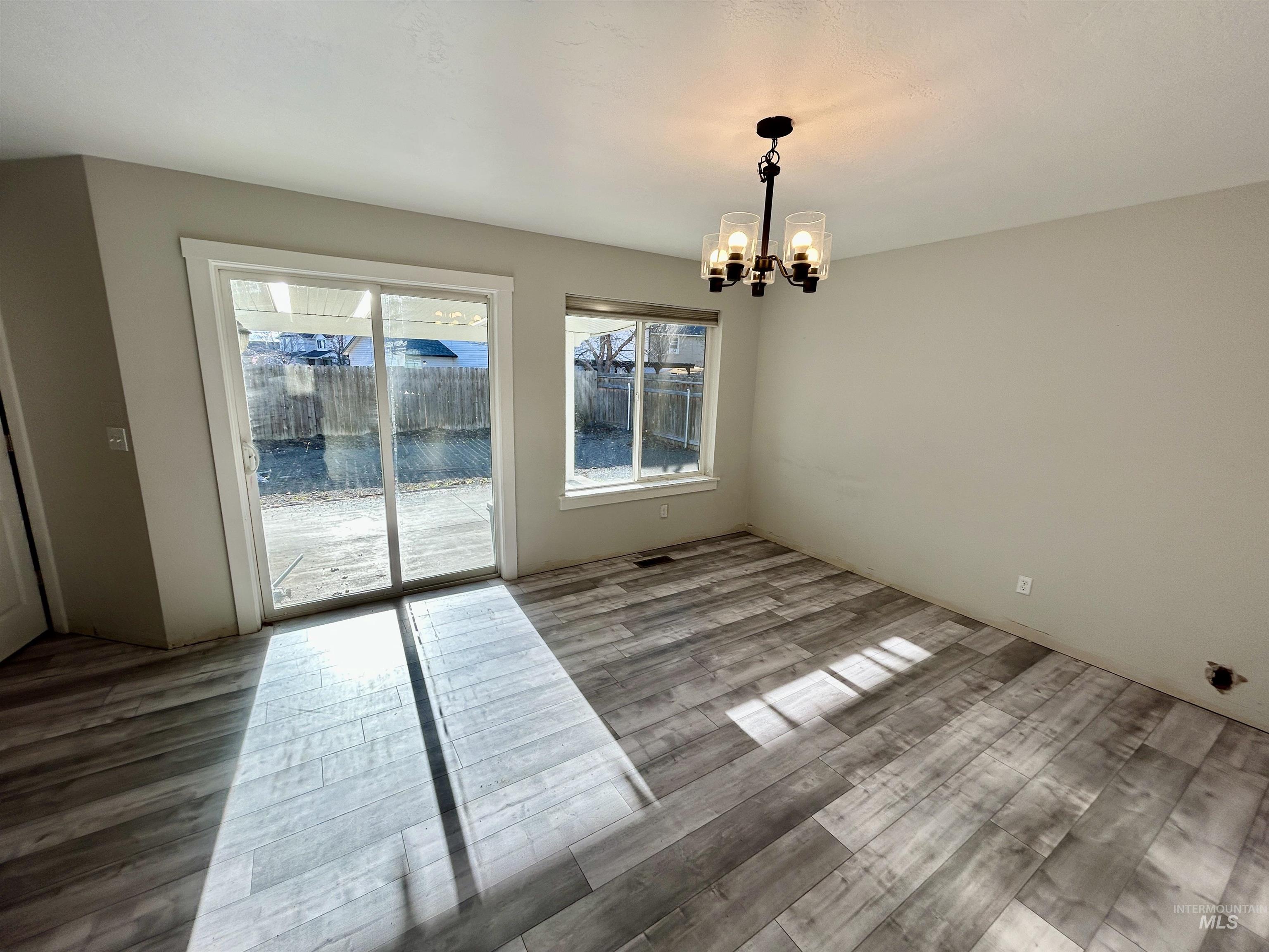 1647 Gold Street, Middleton, Idaho 83644, 5 Bedrooms, 2.5 Bathrooms, Residential For Sale, Price $454,900,MLS 98969258