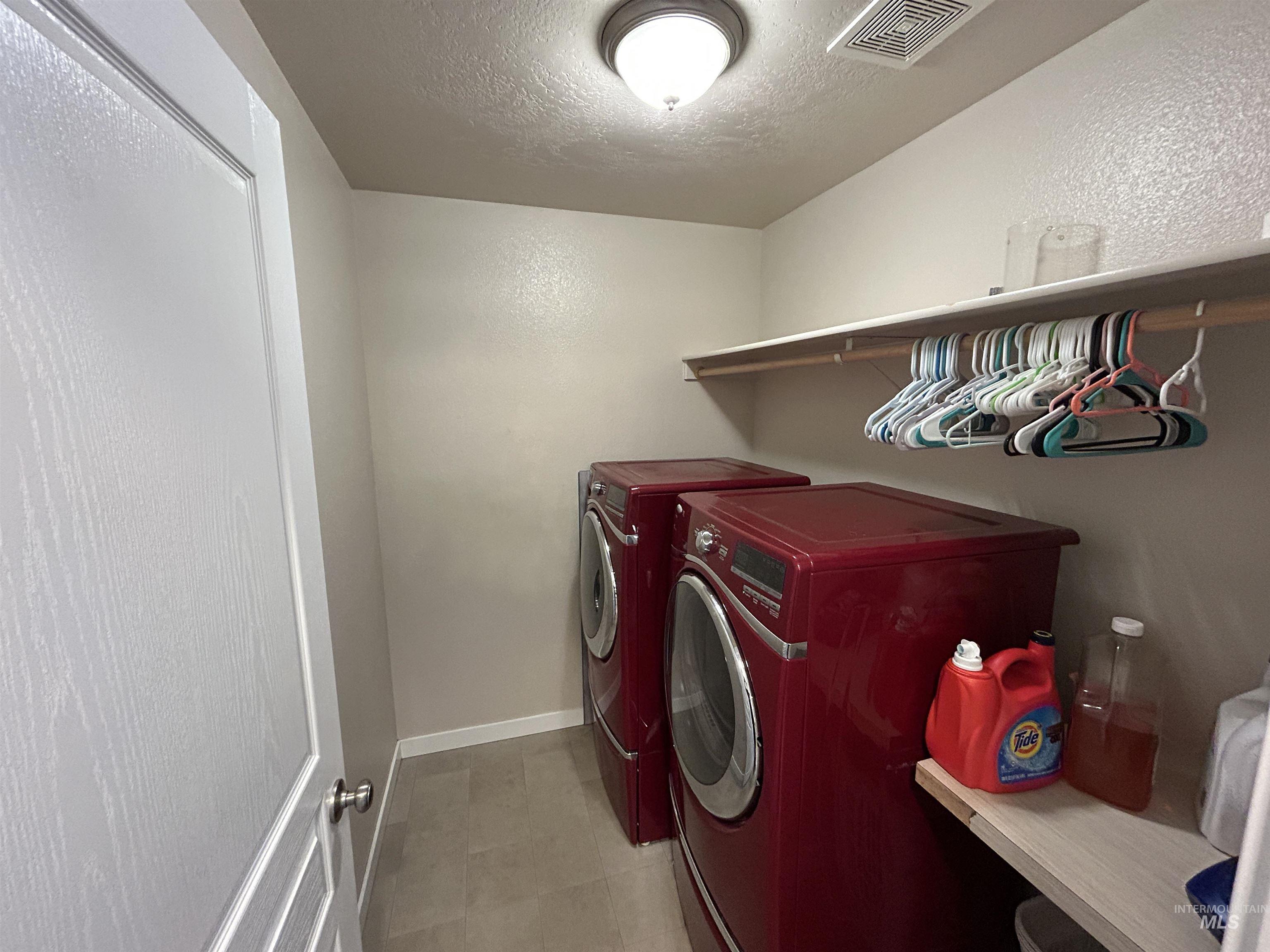 1647 Gold Street, Middleton, Idaho 83644, 5 Bedrooms, 2.5 Bathrooms, Residential For Sale, Price $454,900,MLS 98969258