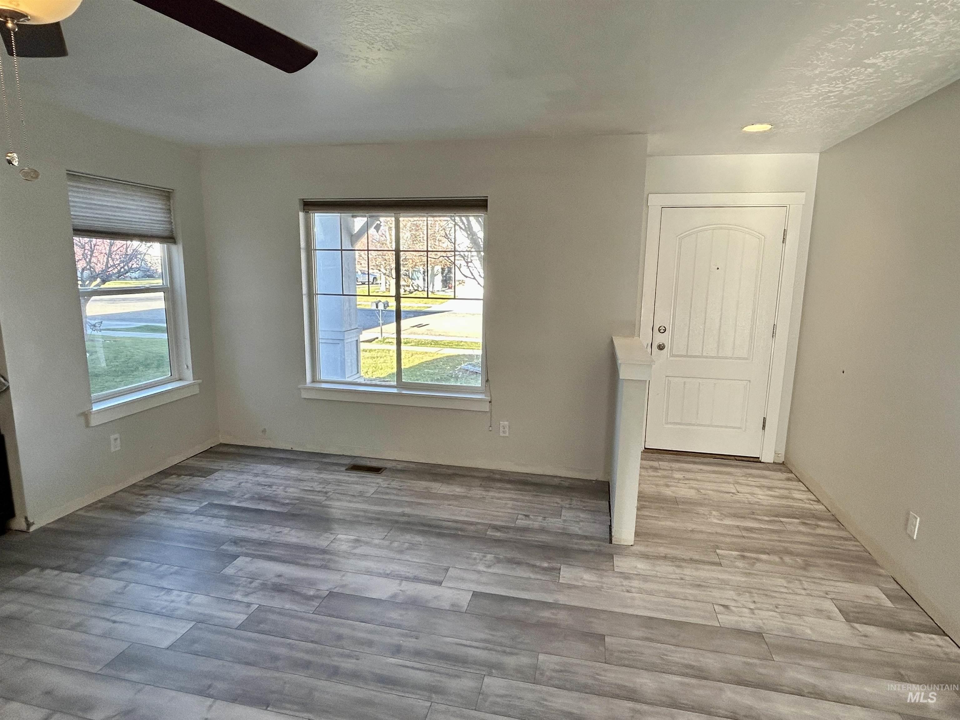 1647 Gold Street, Middleton, Idaho 83644, 5 Bedrooms, 2.5 Bathrooms, Residential For Sale, Price $454,900,MLS 98969258