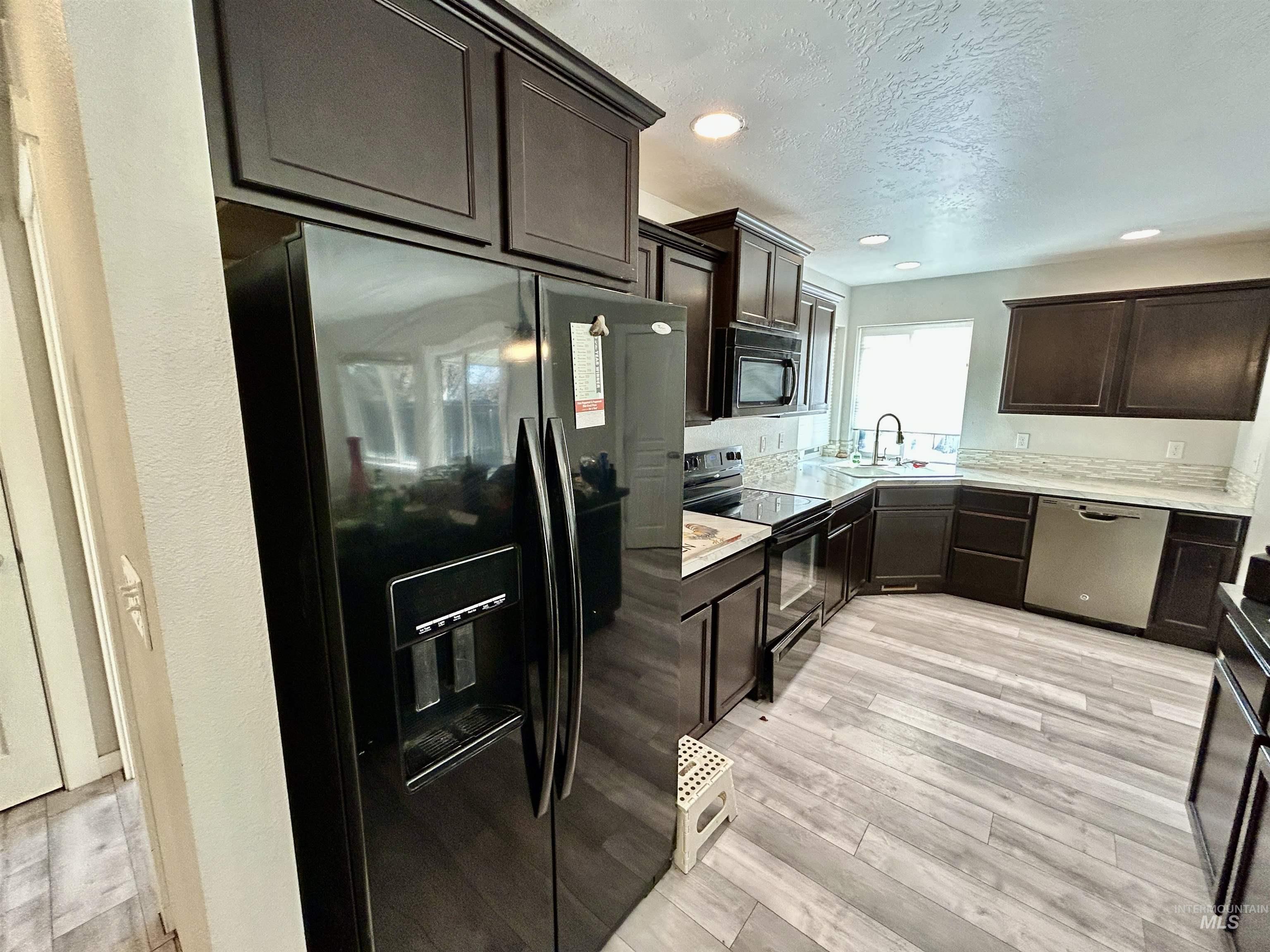 1647 Gold Street, Middleton, Idaho 83644, 5 Bedrooms, 2.5 Bathrooms, Residential For Sale, Price $454,900,MLS 98969258