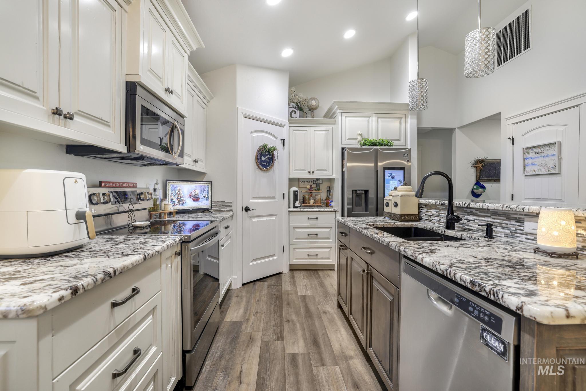 1240 Kimberly Meadows Rd, Kimberly, Idaho 83341, 3 Bedrooms, 2.5 Bathrooms, Residential For Sale, Price $425,000,MLS 98969261