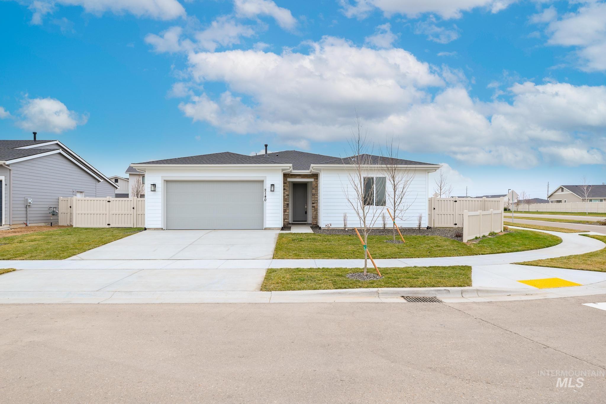 2140 N Branding Iron Ave, Middleton, Idaho 83644, 3 Bedrooms, 2 Bathrooms, Residential For Sale, Price $434,000,MLS 98969263