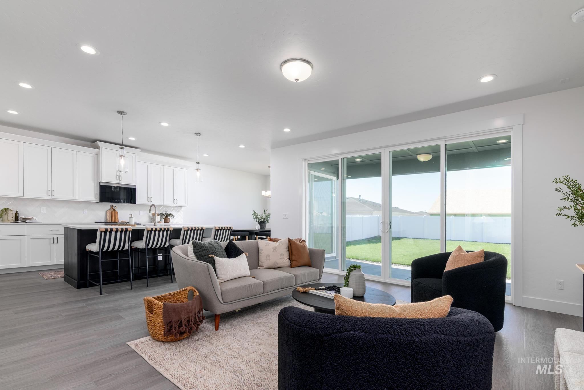 2140 N Branding Iron Ave, Middleton, Idaho 83644, 3 Bedrooms, 2 Bathrooms, Residential For Sale, Price $434,000,MLS 98969263