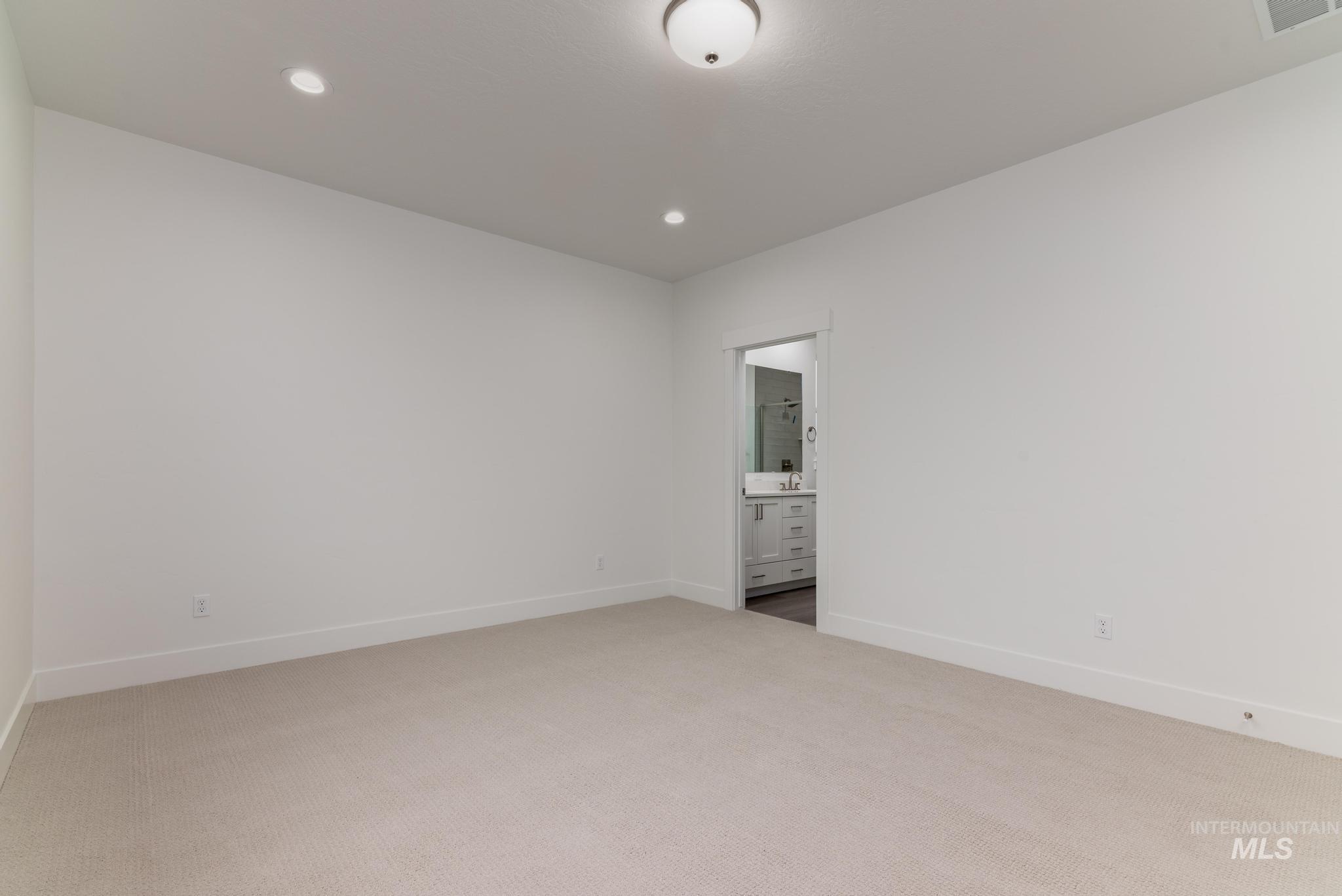 2140 N Branding Iron Ave, Middleton, Idaho 83644, 3 Bedrooms, 2 Bathrooms, Residential For Sale, Price $434,000,MLS 98969263