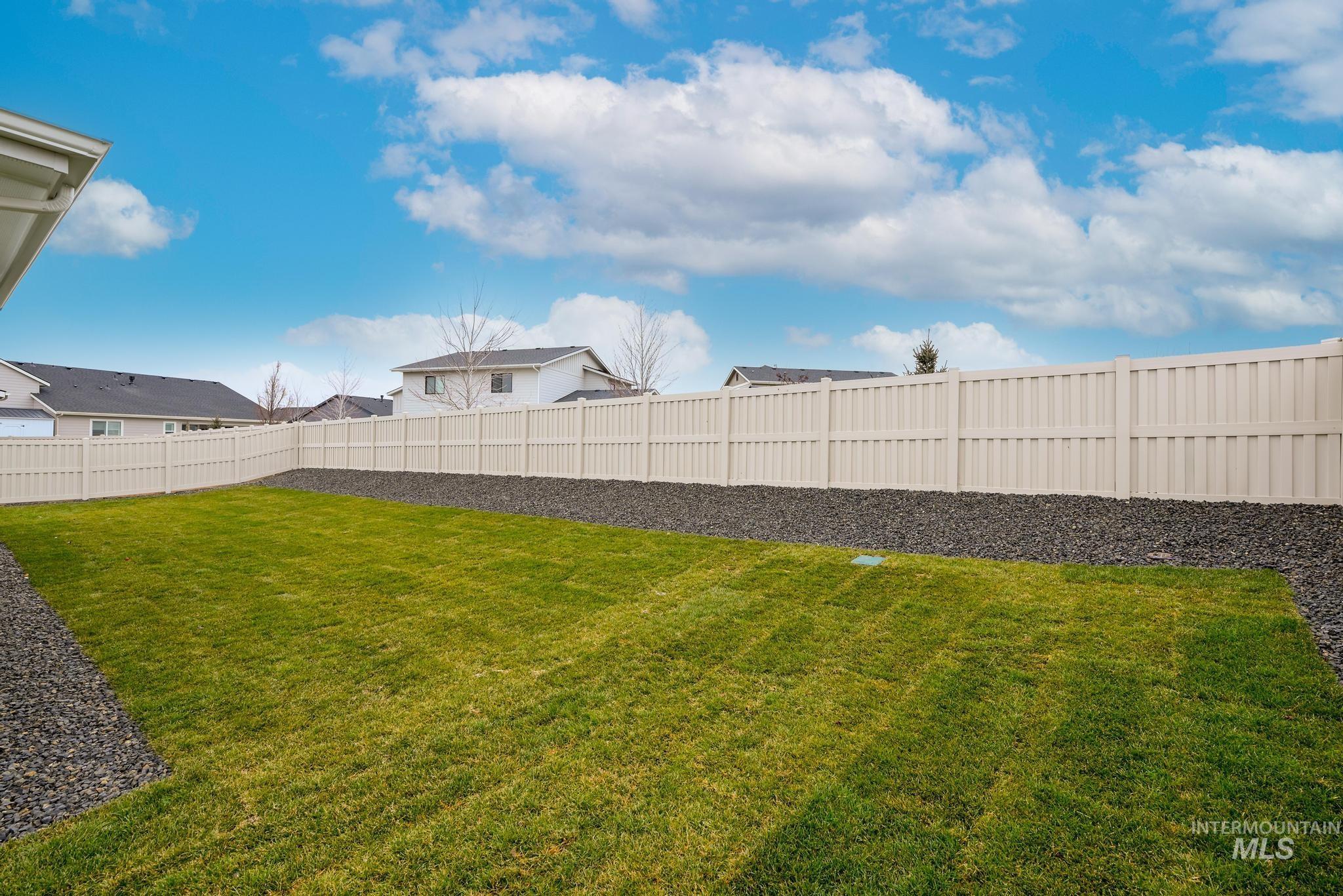 2140 N Branding Iron Ave, Middleton, Idaho 83644, 3 Bedrooms, 2 Bathrooms, Residential For Sale, Price $434,000,MLS 98969263