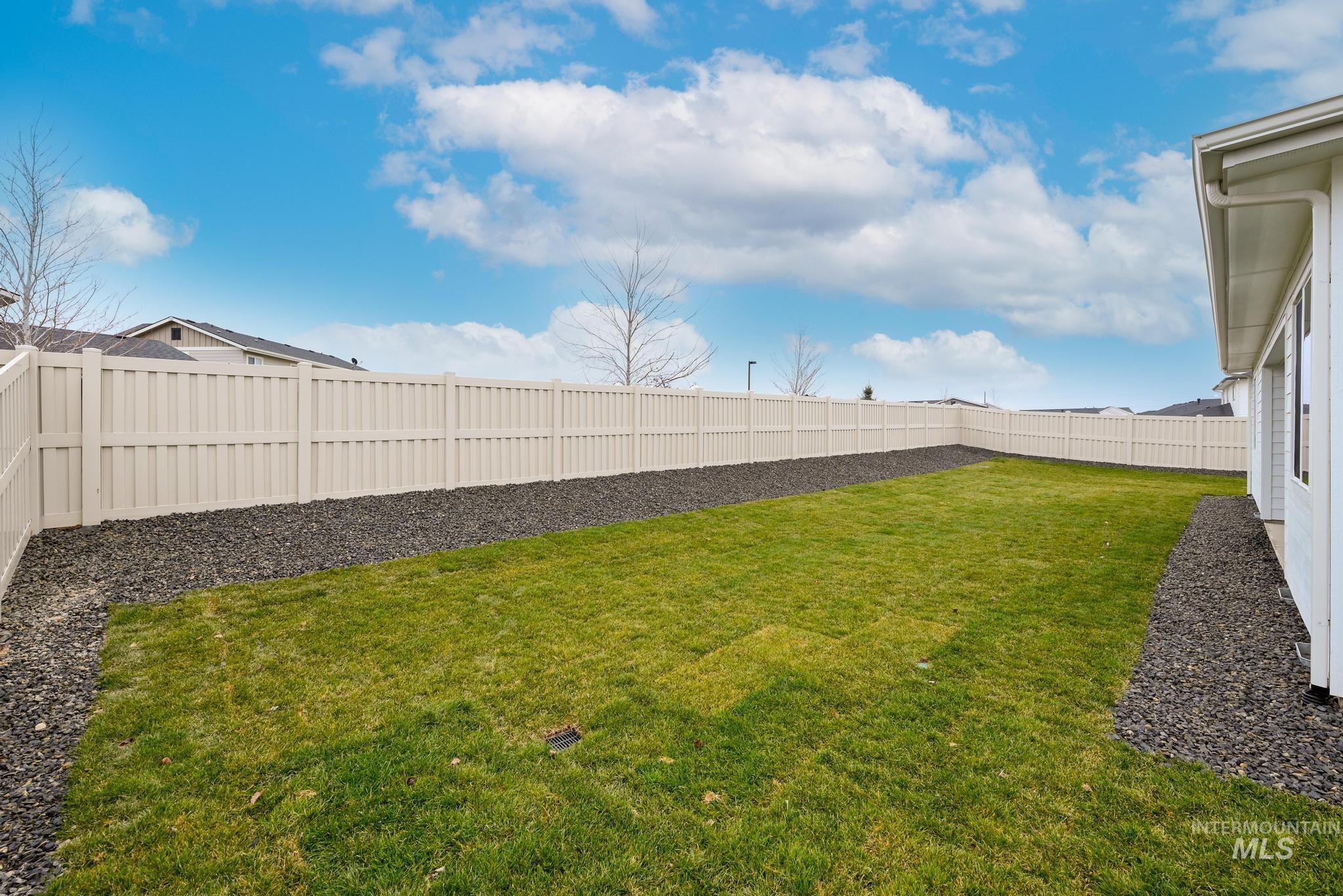 2140 N Branding Iron Ave, Middleton, Idaho 83644, 3 Bedrooms, 2 Bathrooms, Residential For Sale, Price $434,000,MLS 98969263