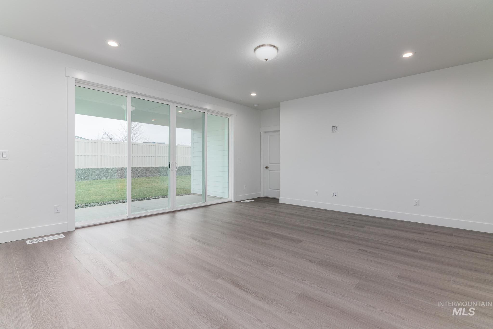 2140 N Branding Iron Ave, Middleton, Idaho 83644, 3 Bedrooms, 2 Bathrooms, Residential For Sale, Price $434,000,MLS 98969263