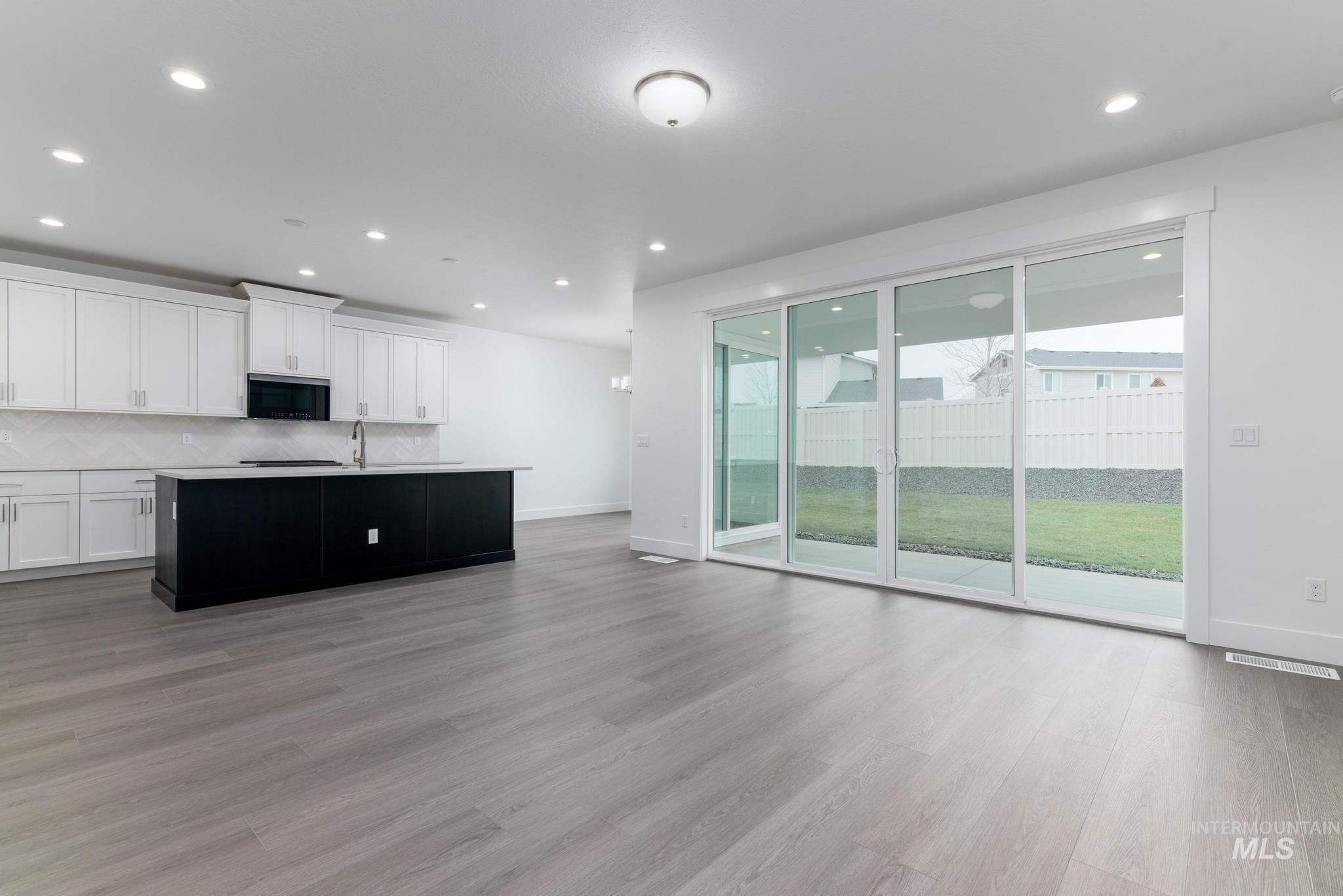 2140 N Branding Iron Ave, Middleton, Idaho 83644, 3 Bedrooms, 2 Bathrooms, Residential For Sale, Price $434,000,MLS 98969263