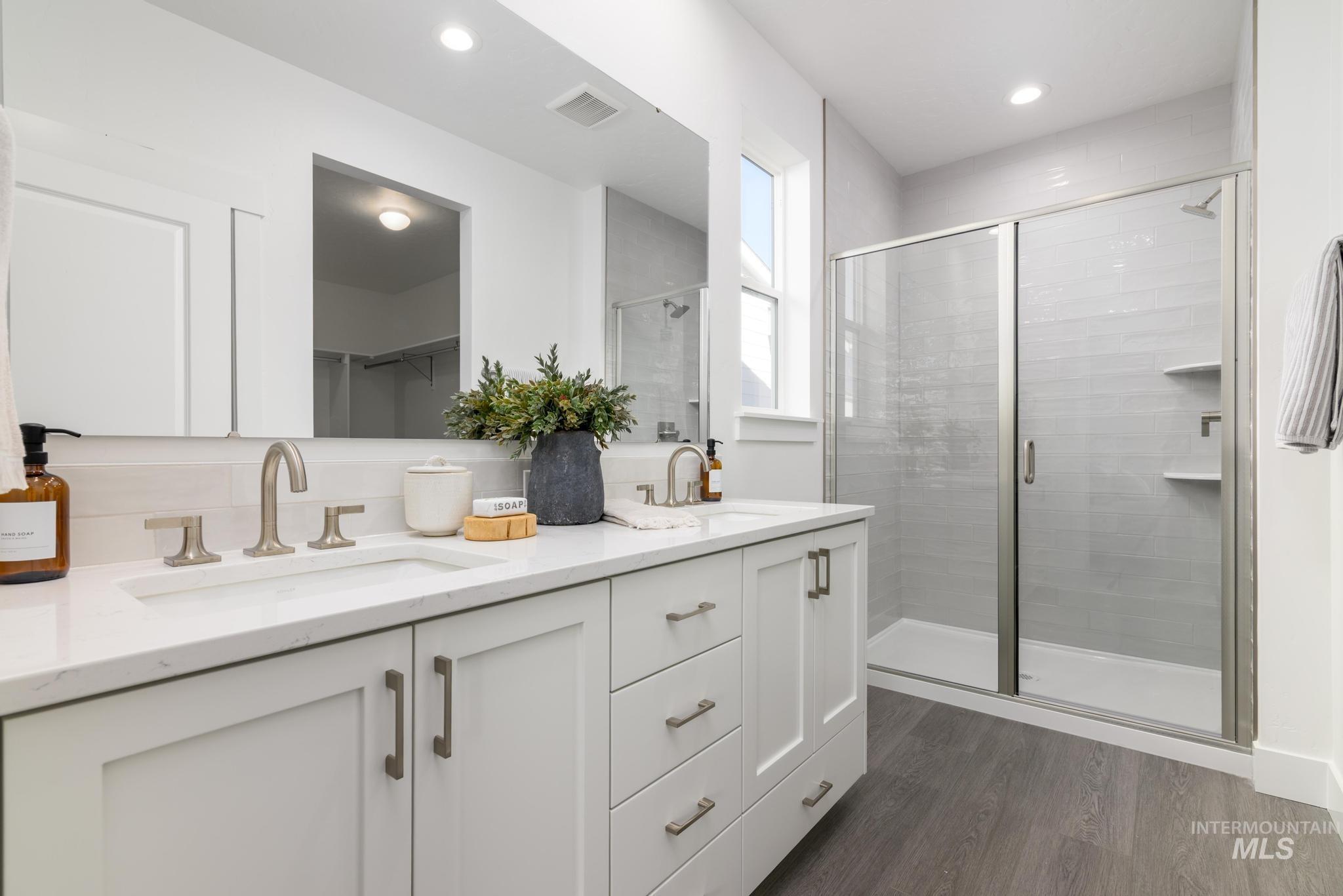 2140 N Branding Iron Ave, Middleton, Idaho 83644, 3 Bedrooms, 2 Bathrooms, Residential For Sale, Price $434,000,MLS 98969263