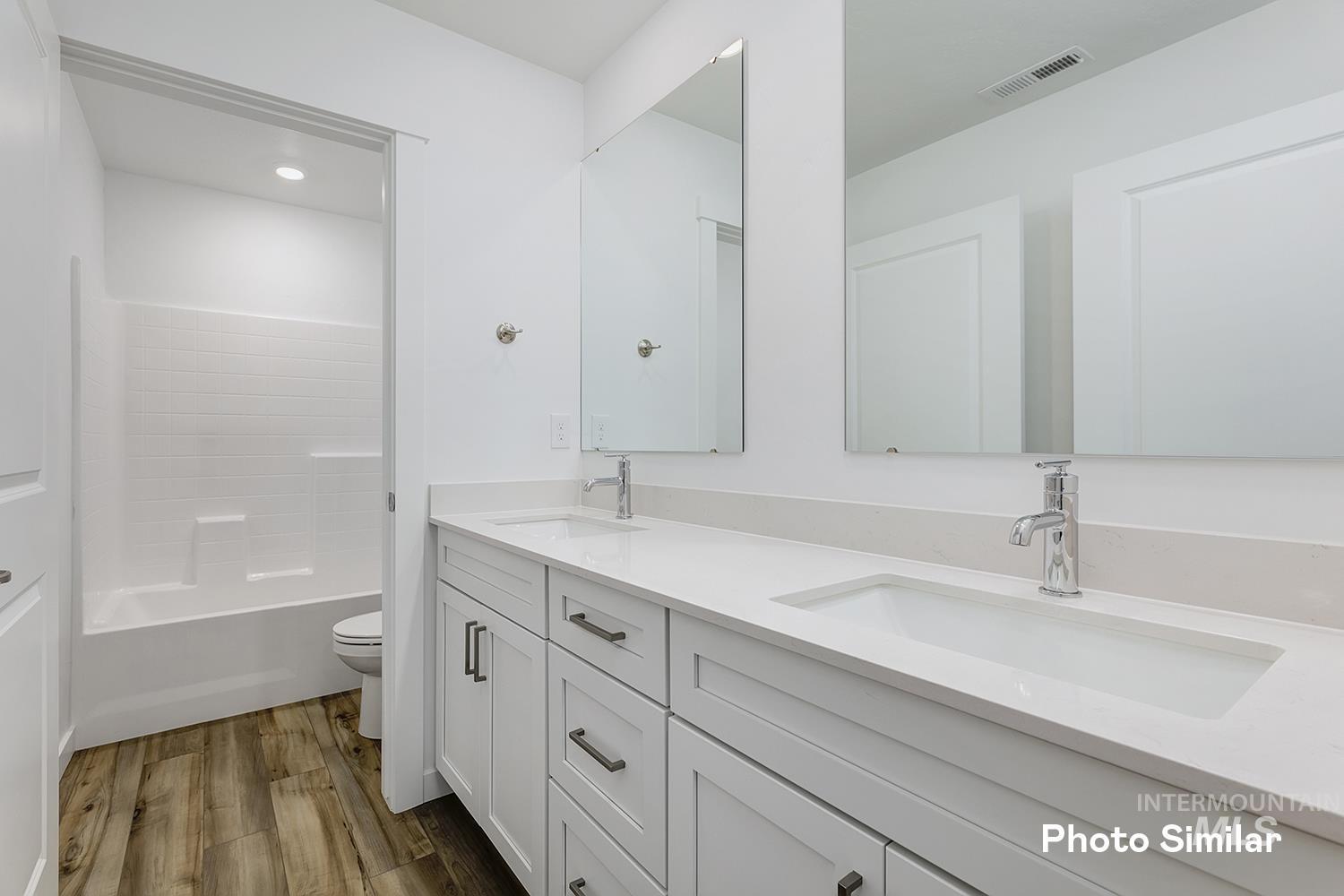 1315 S Bobby Ave, Kuna, Idaho 83634, 3 Bedrooms, 2.5 Bathrooms, Residential For Sale, Price $534,900,MLS 98969270