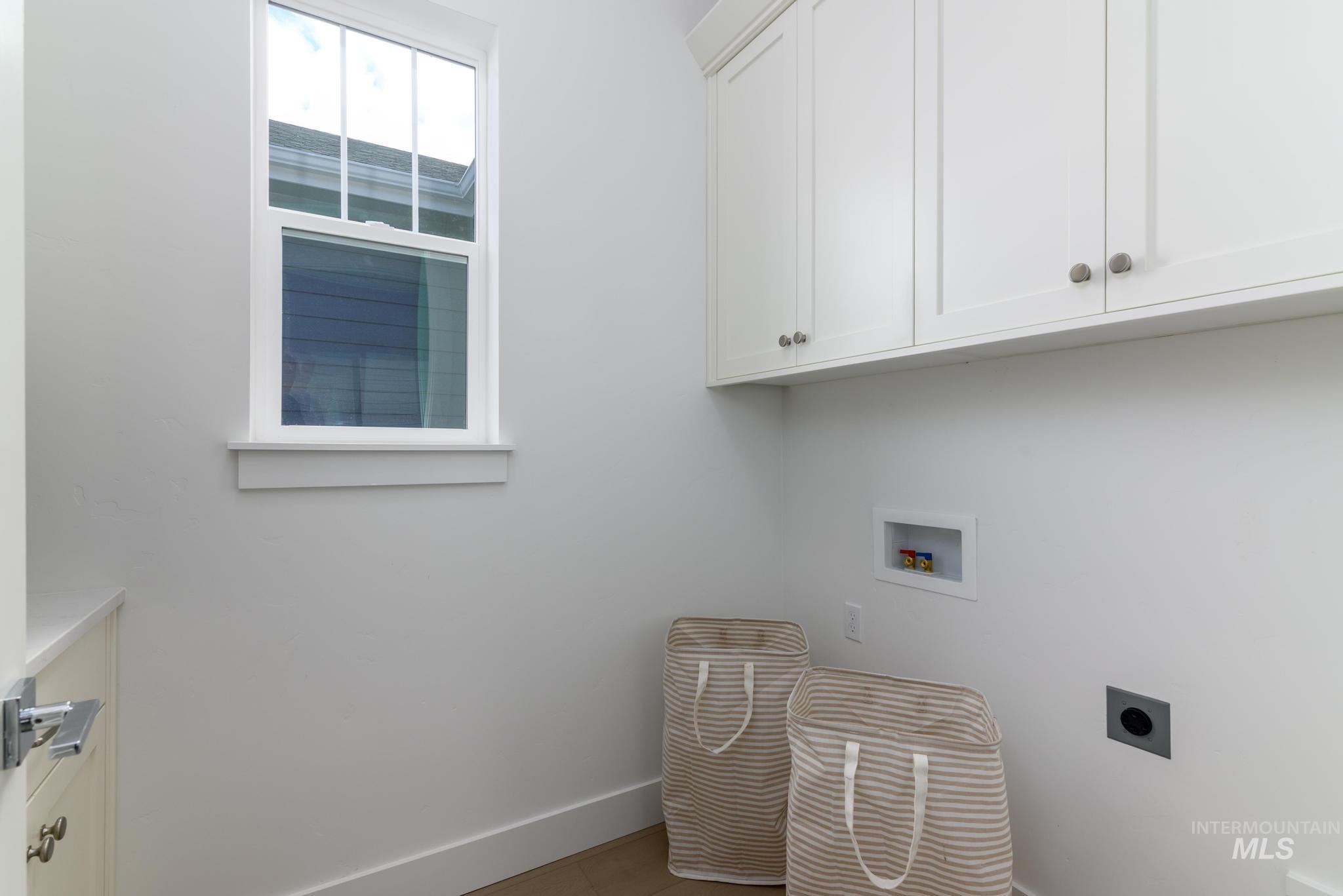 1309 W Grassland Ct, Middleton, Idaho 83644, 4 Bedrooms, 3.5 Bathrooms, Residential For Sale, Price $684,000,MLS 98969274