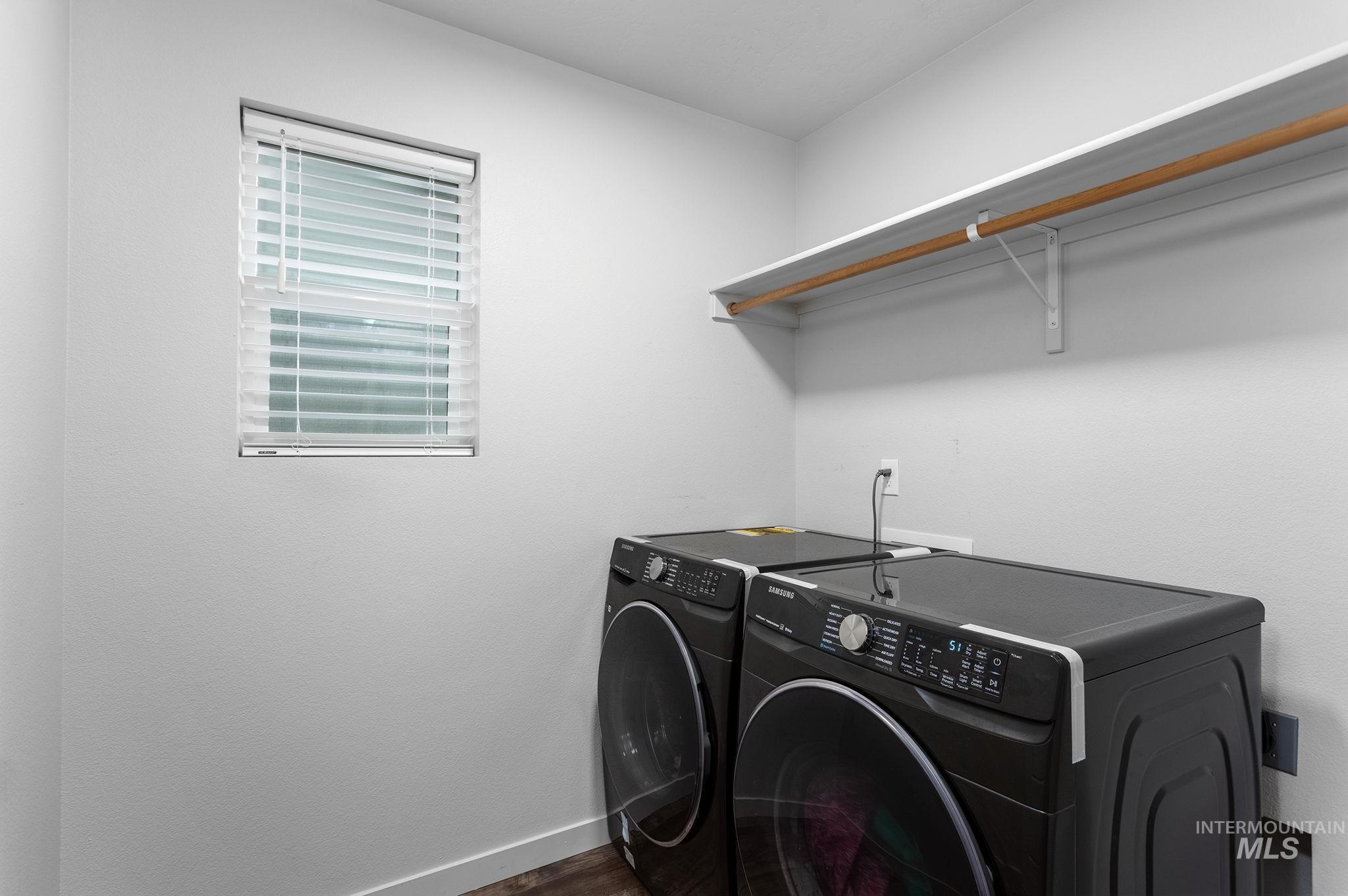 262 S Riggs Spring, Meridian, Idaho 83642, 3 Bedrooms, 2.5 Bathrooms, Residential For Sale, Price $469,900,MLS 98969280