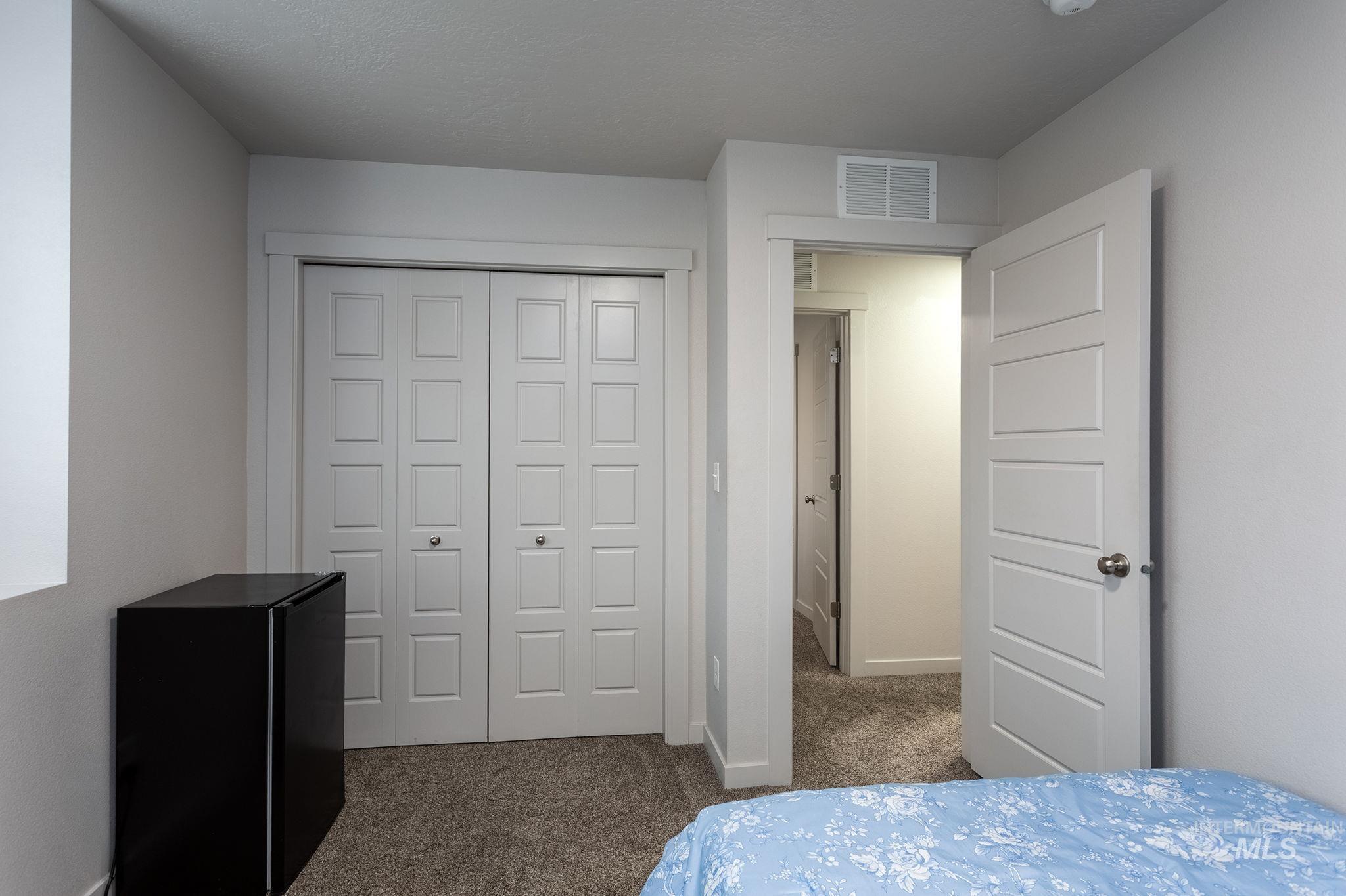 262 S Riggs Spring, Meridian, Idaho 83642, 3 Bedrooms, 2.5 Bathrooms, Residential For Sale, Price $469,900,MLS 98969280