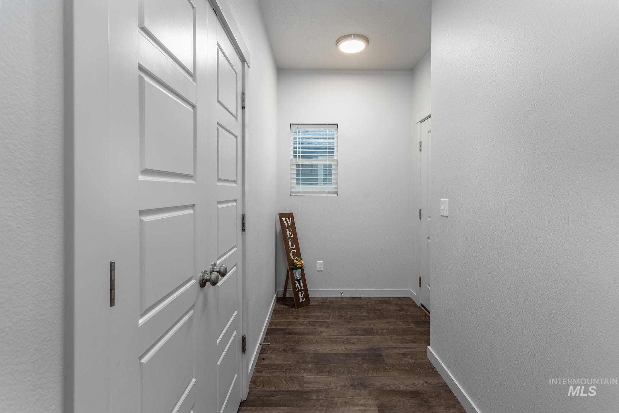 262 S Riggs Spring, Meridian, Idaho 83642, 3 Bedrooms, 2.5 Bathrooms, Residential For Sale, Price $469,900,MLS 98969280