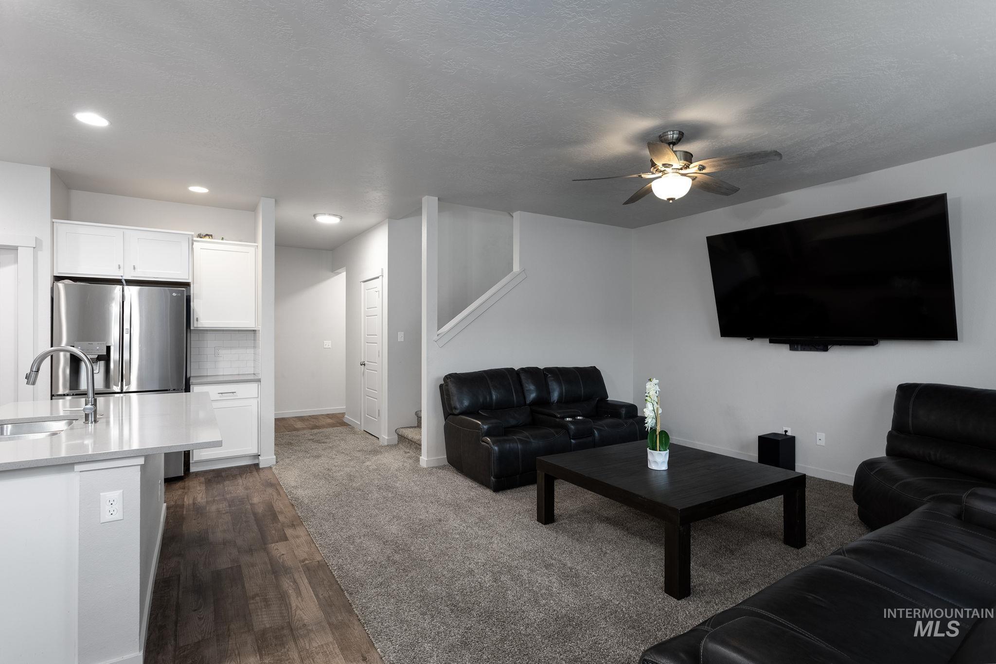 262 S Riggs Spring, Meridian, Idaho 83642, 3 Bedrooms, 2.5 Bathrooms, Residential For Sale, Price $469,900,MLS 98969280