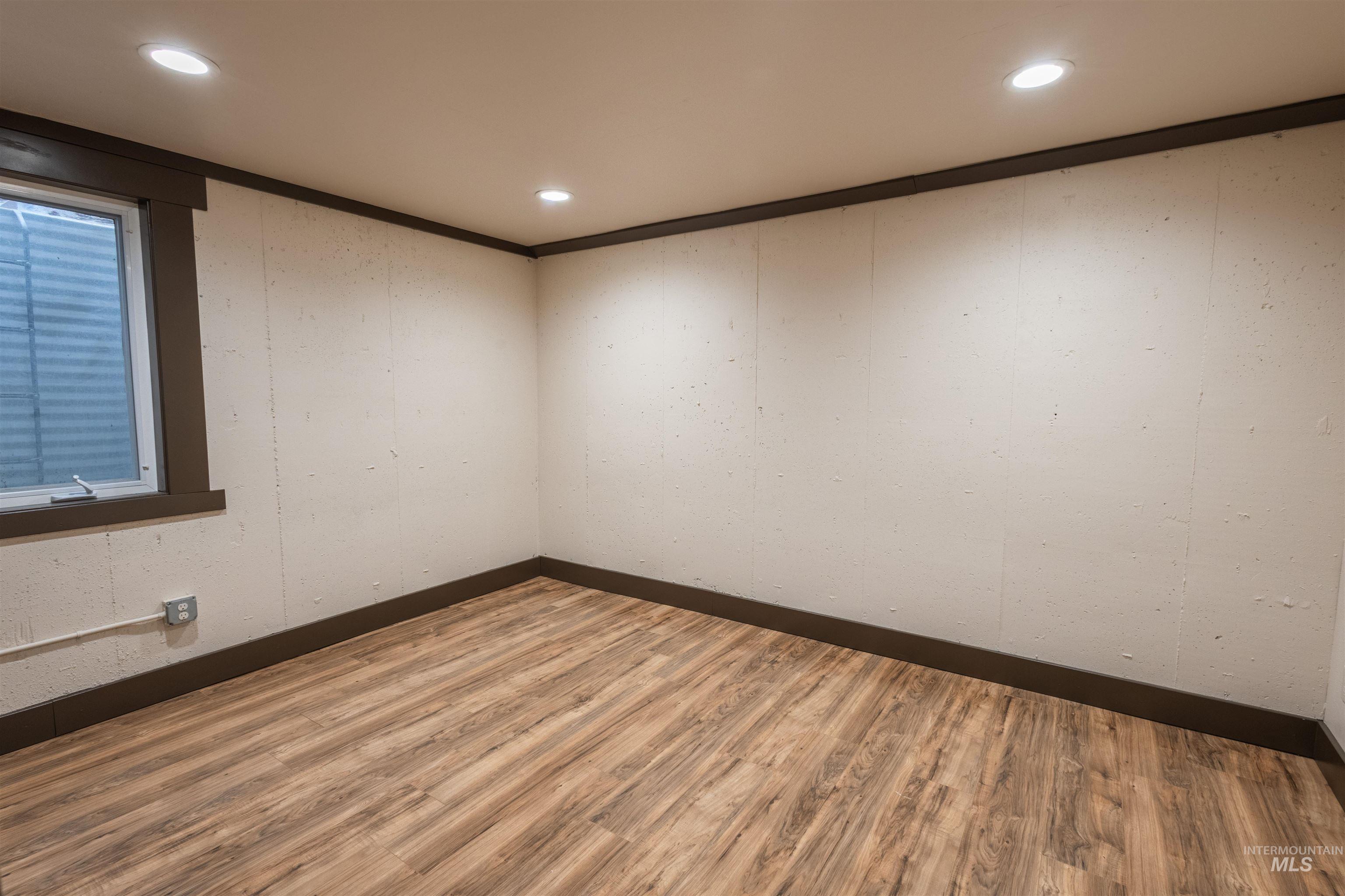 85 NW 16th St, Ontario, Oregon 97914, 5 Bedrooms, 3 Bathrooms, Residential For Sale, Price $421,000,MLS 98969281