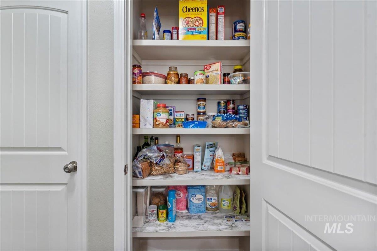 2905 W Elk Stream St, Meridian, Idaho 83646, 3 Bedrooms, 2 Bathrooms, Residential For Sale, Price $425,000,MLS 98969284