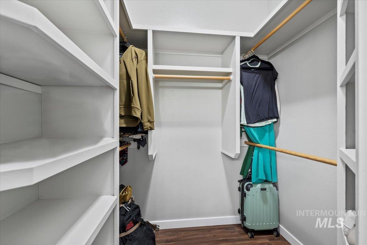 2905 W Elk Stream St, Meridian, Idaho 83646, 3 Bedrooms, 2 Bathrooms, Residential For Sale, Price $425,000,MLS 98969284