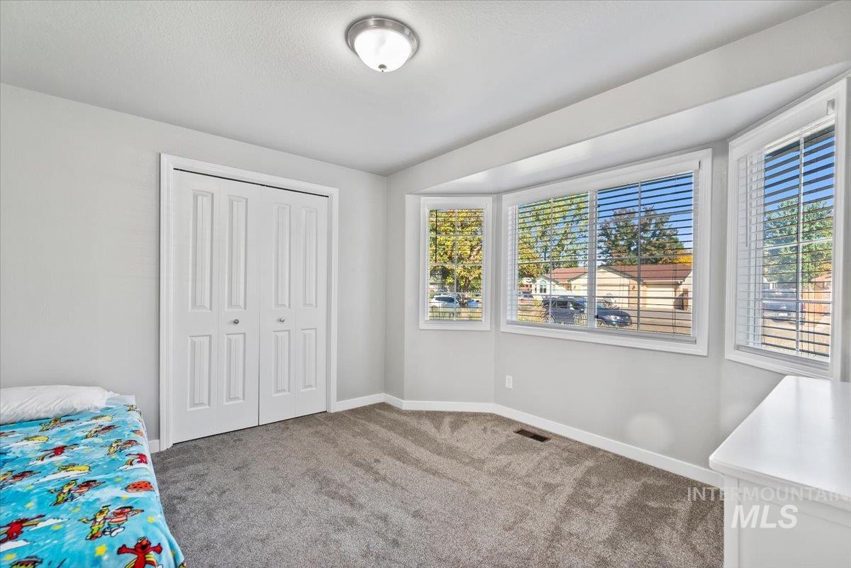 2905 W Elk Stream St, Meridian, Idaho 83646, 3 Bedrooms, 2 Bathrooms, Residential For Sale, Price $425,000,MLS 98969284