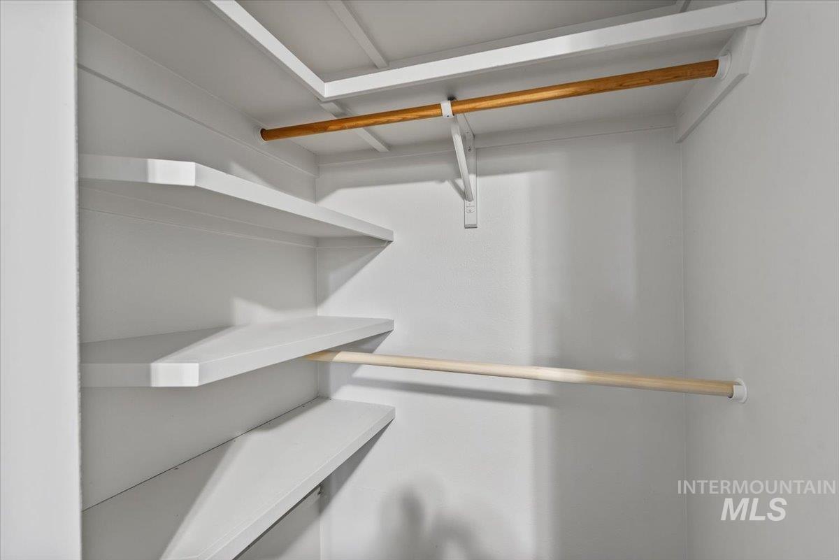 2905 W Elk Stream St, Meridian, Idaho 83646, 3 Bedrooms, 2 Bathrooms, Residential For Sale, Price $425,000,MLS 98969284