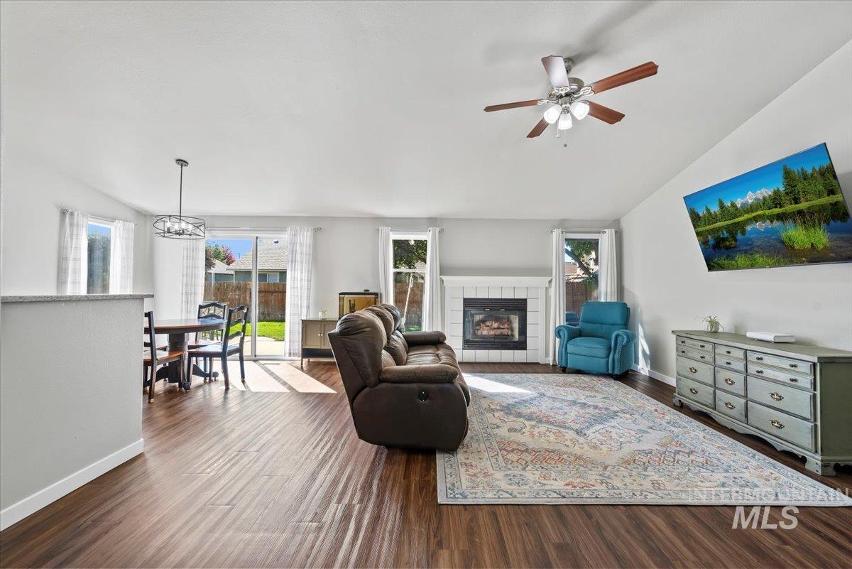 2905 W Elk Stream St, Meridian, Idaho 83646, 3 Bedrooms, 2 Bathrooms, Residential For Sale, Price $425,000,MLS 98969284