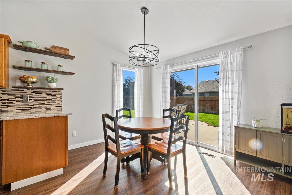 2905 W Elk Stream St, Meridian, Idaho 83646, 3 Bedrooms, 2 Bathrooms, Residential For Sale, Price $425,000,MLS 98969284