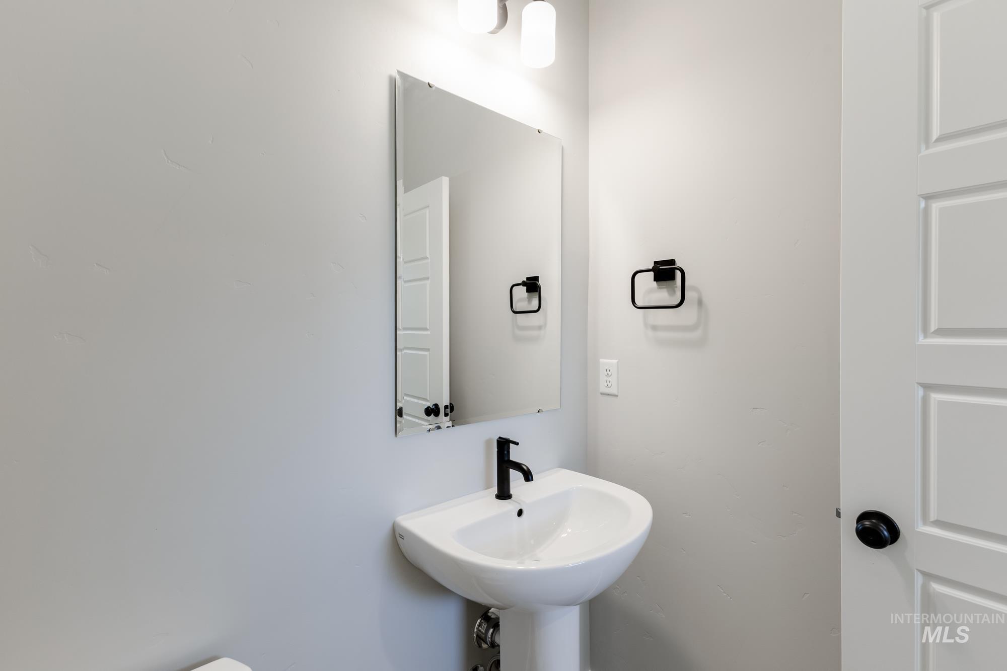 10574 W Teratai St, Star, Idaho 83669, 3 Bedrooms, 2.5 Bathrooms, Residential For Sale, Price $444,990, 98969289