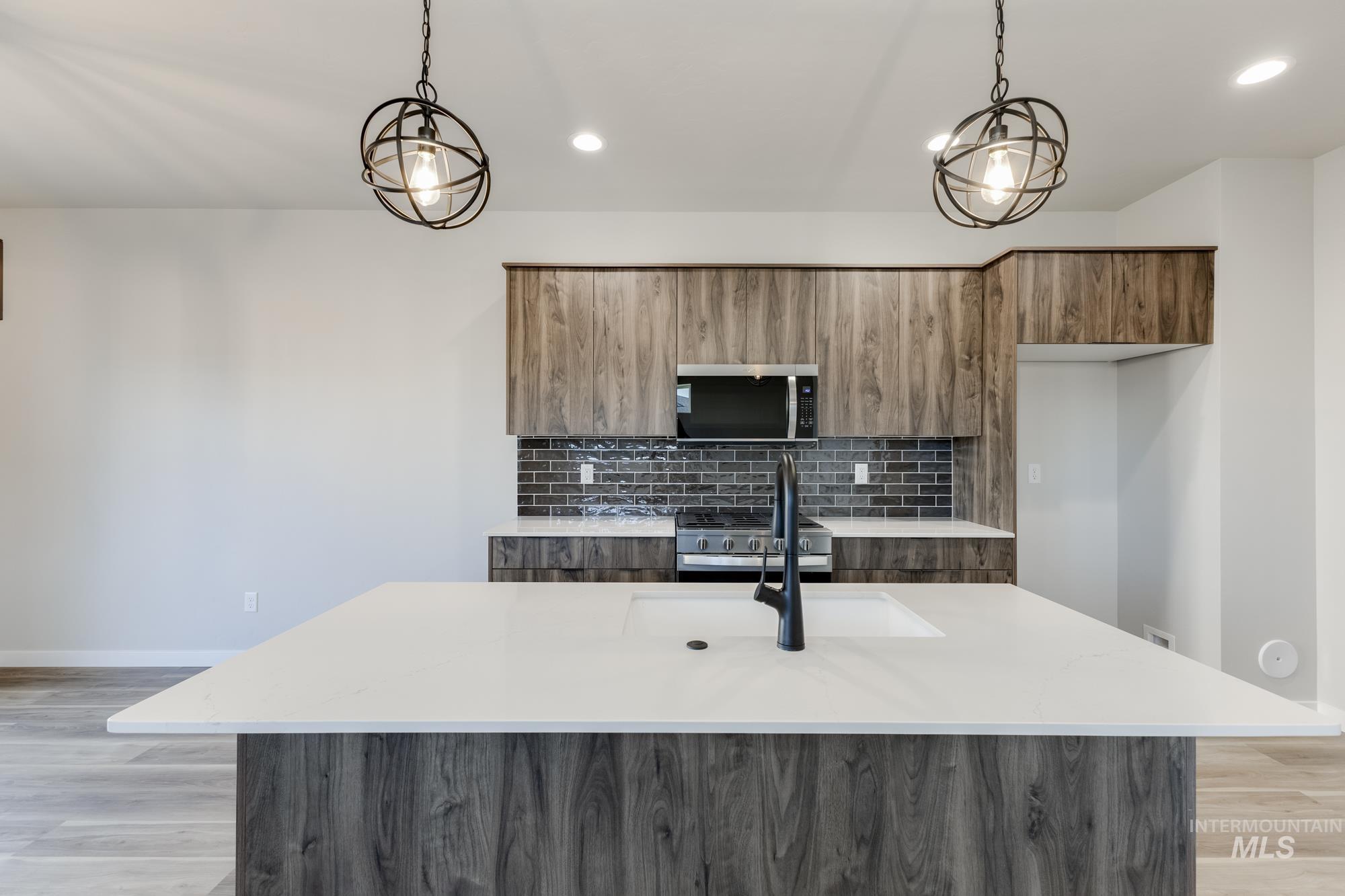 10574 W Teratai St, Star, Idaho 83669, 3 Bedrooms, 2.5 Bathrooms, Residential For Sale, Price $444,990,MLS 98969289