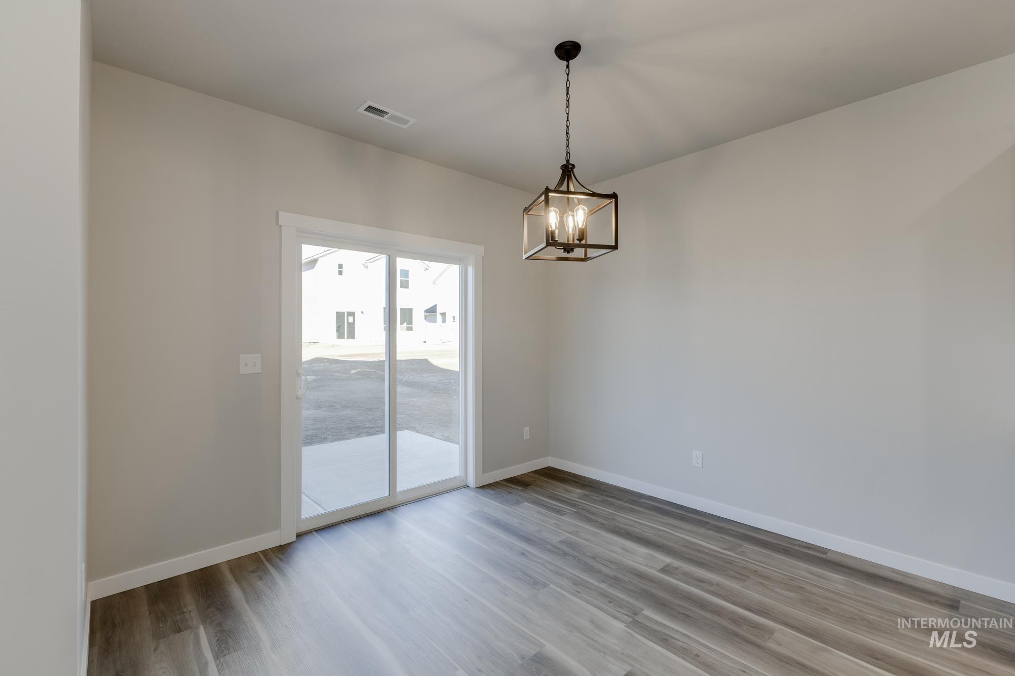 10574 W Teratai St, Star, Idaho 83669, 3 Bedrooms, 2.5 Bathrooms, Residential For Sale, Price $444,990,MLS 98969289