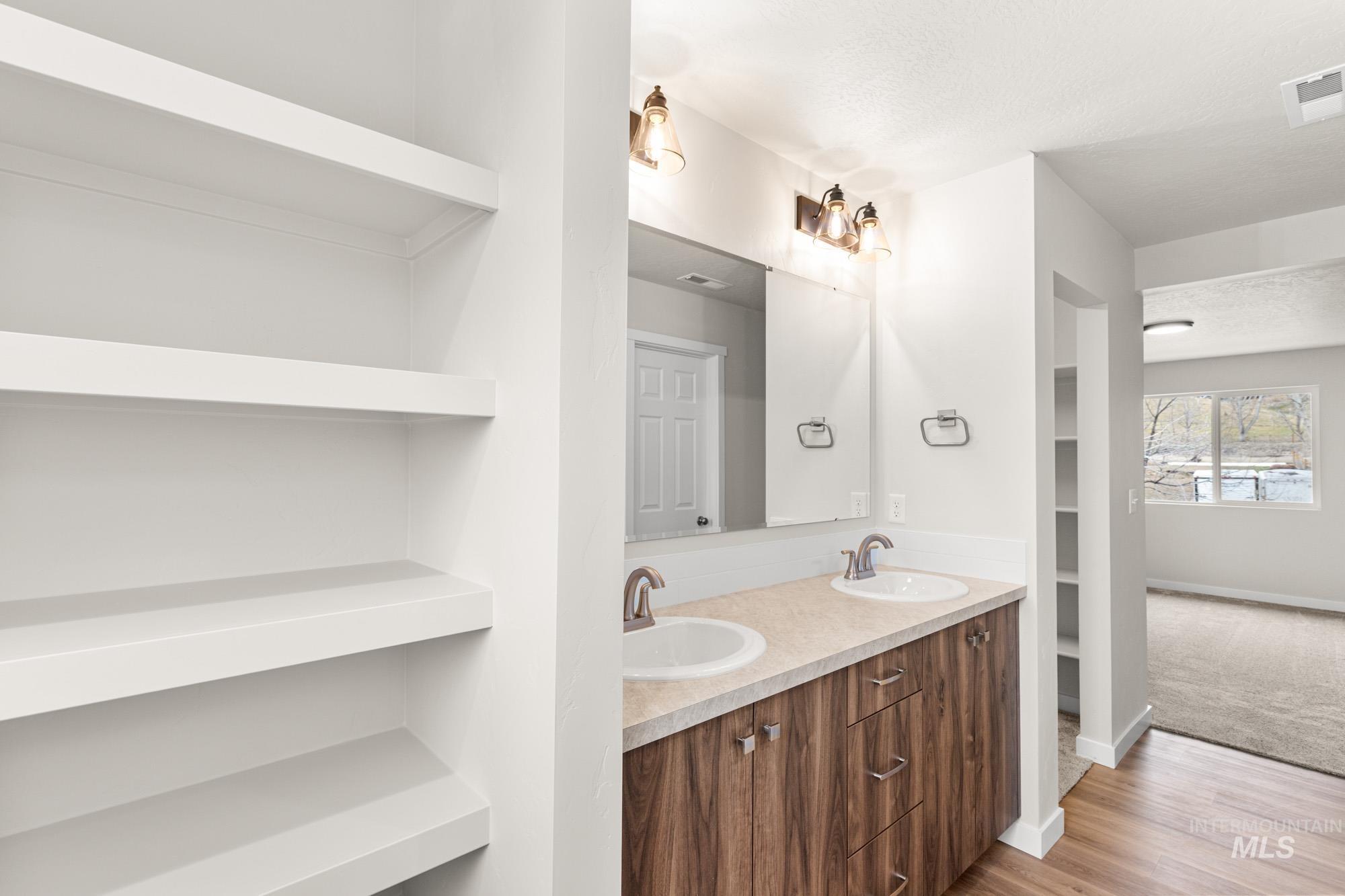 1602 Long Pond St, Middleton, Idaho 83644, 4 Bedrooms, 2.5 Bathrooms, Residential For Sale, Price $454,990,MLS 98969290