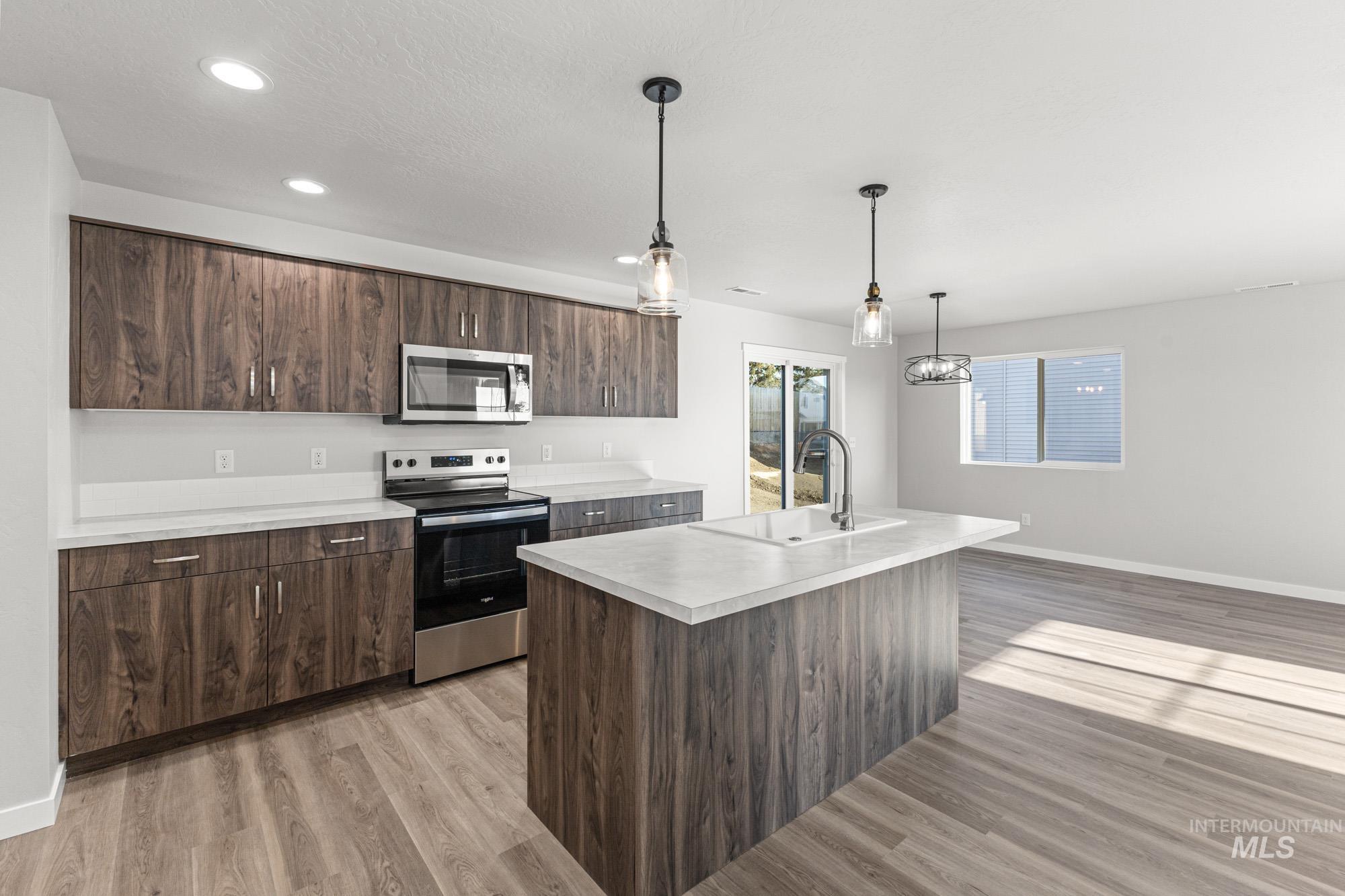 1436 Long Pond St, Middleton, Idaho 83644, 3 Bedrooms, 2.5 Bathrooms, Residential For Sale, Price $424,990,MLS 98969291