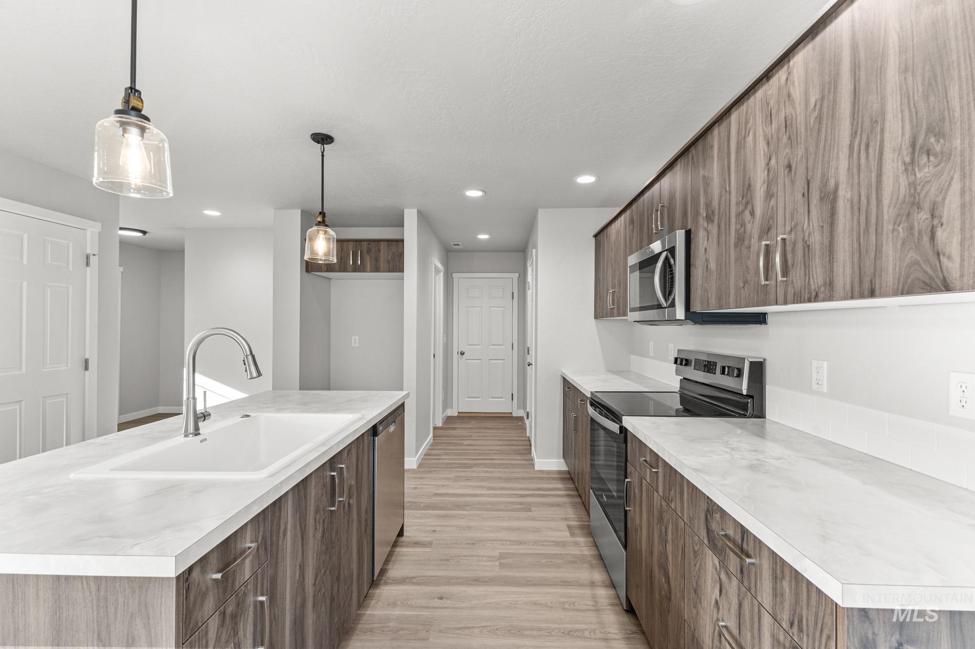 1436 Long Pond St, Middleton, Idaho 83644, 3 Bedrooms, 2.5 Bathrooms, Residential For Sale, Price $424,990,MLS 98969291