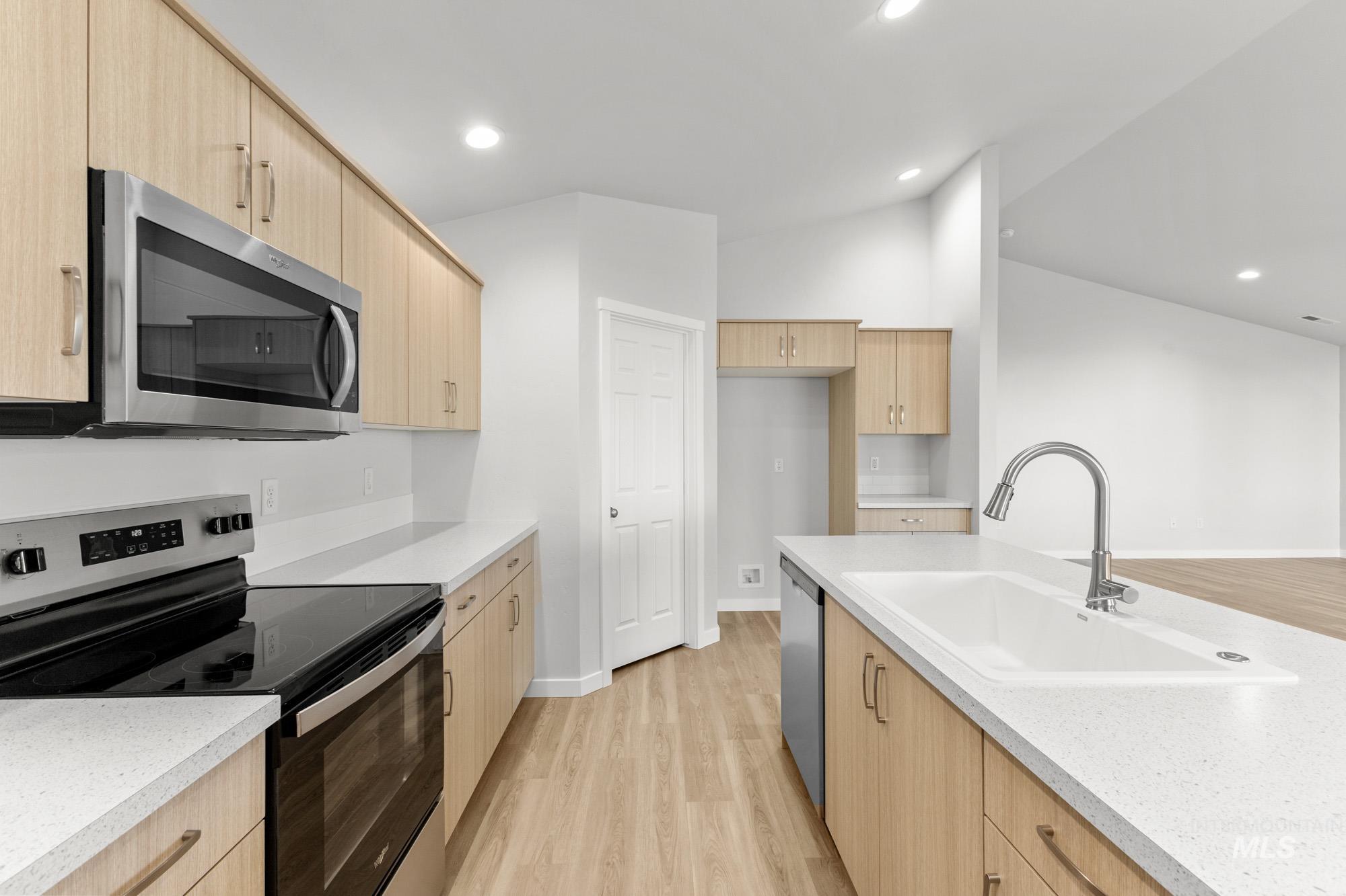 1628 Sunday River St, Middleton, Idaho 83644, 4 Bedrooms, 2 Bathrooms, Residential For Sale, Price $463,990, 98969292