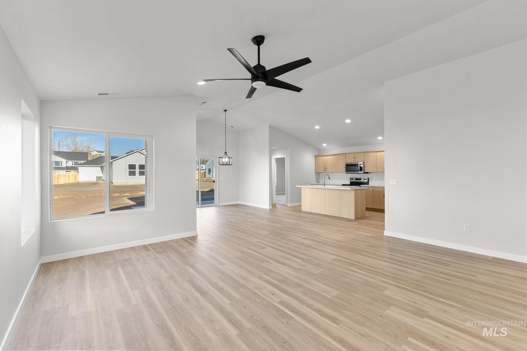 1628 Sunday River St, Middleton, Idaho 83644, 4 Bedrooms, 2 Bathrooms, Residential For Sale, Price $463,990, 98969292