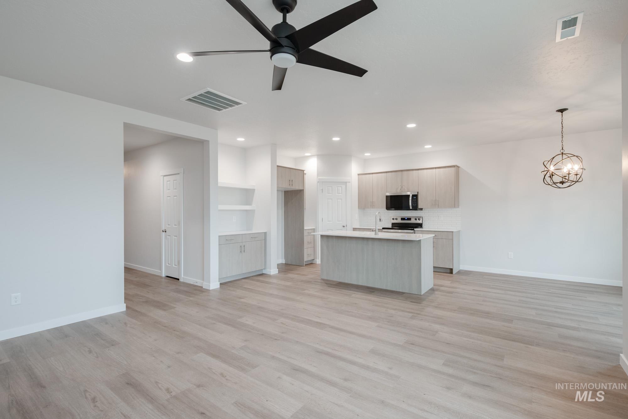 18389 N Trumpet Lily Ave, Nampa, Idaho 83687, 3 Bedrooms, 2 Bathrooms, Residential For Sale, Price $434,990,MLS 98969293